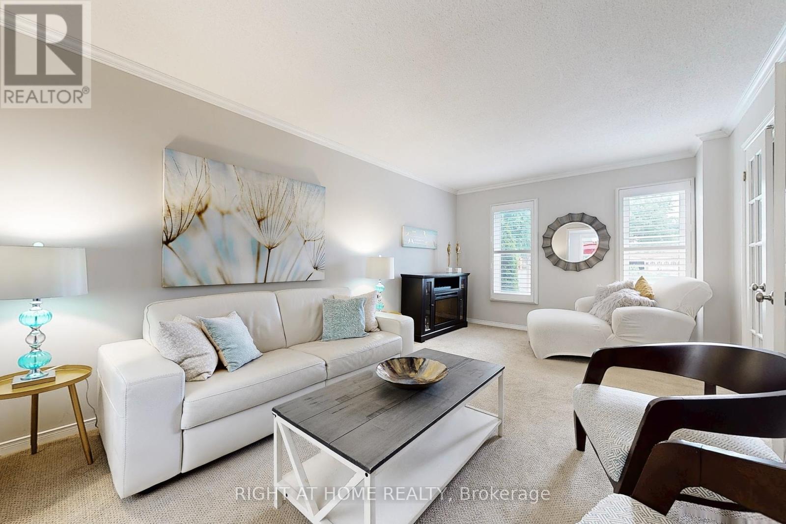 363 Crossland Gate, Newmarket, Ontario  L3X 1B5 - Photo 3 - N12217120