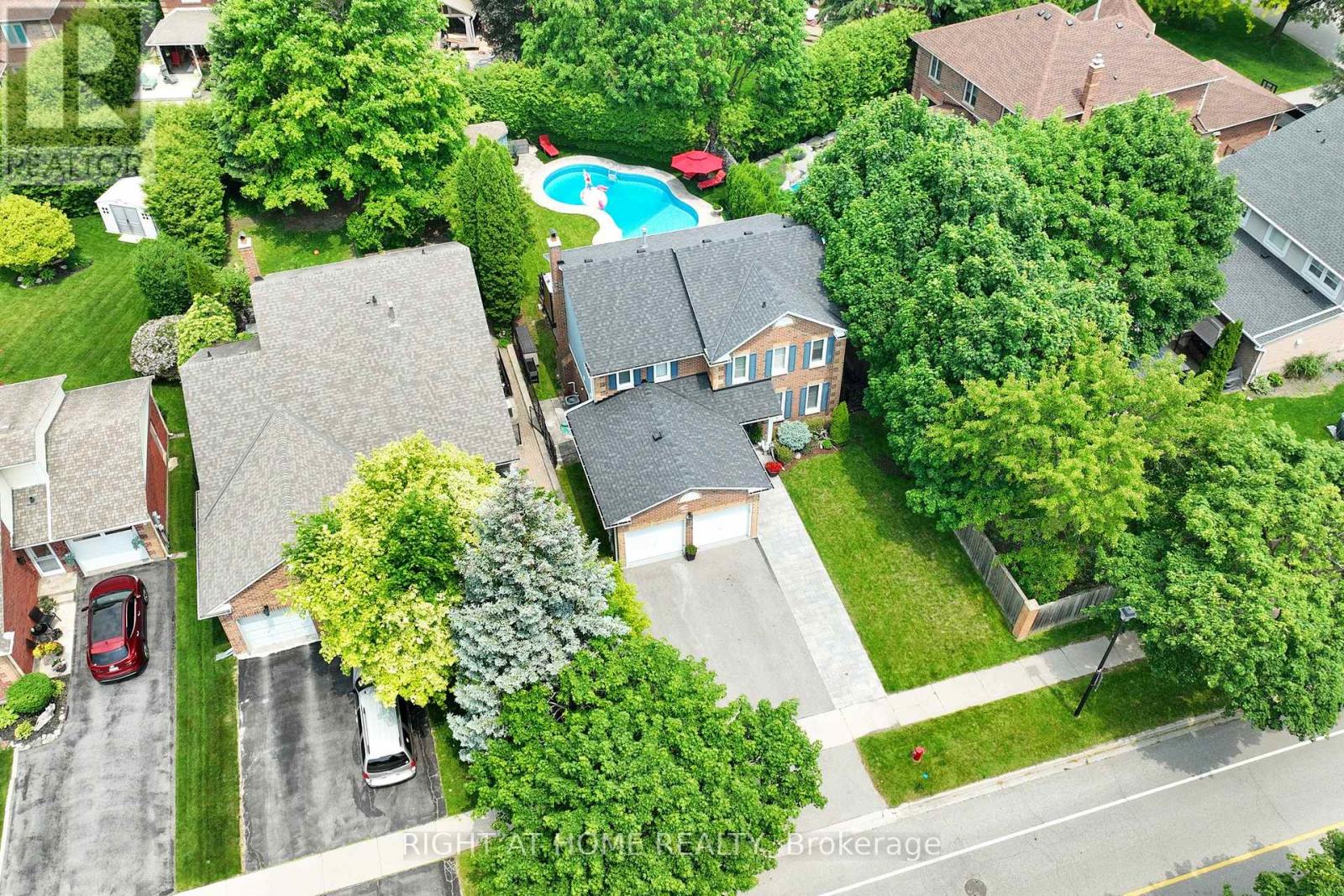 363 Crossland Gate, Newmarket, Ontario  L3X 1B5 - Photo 39 - N12217120