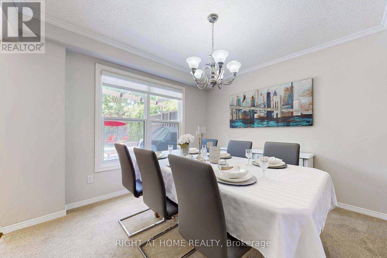363 Crossland Gate, Newmarket, Ontario  L3X 1B5 - Photo 6 - N12217120