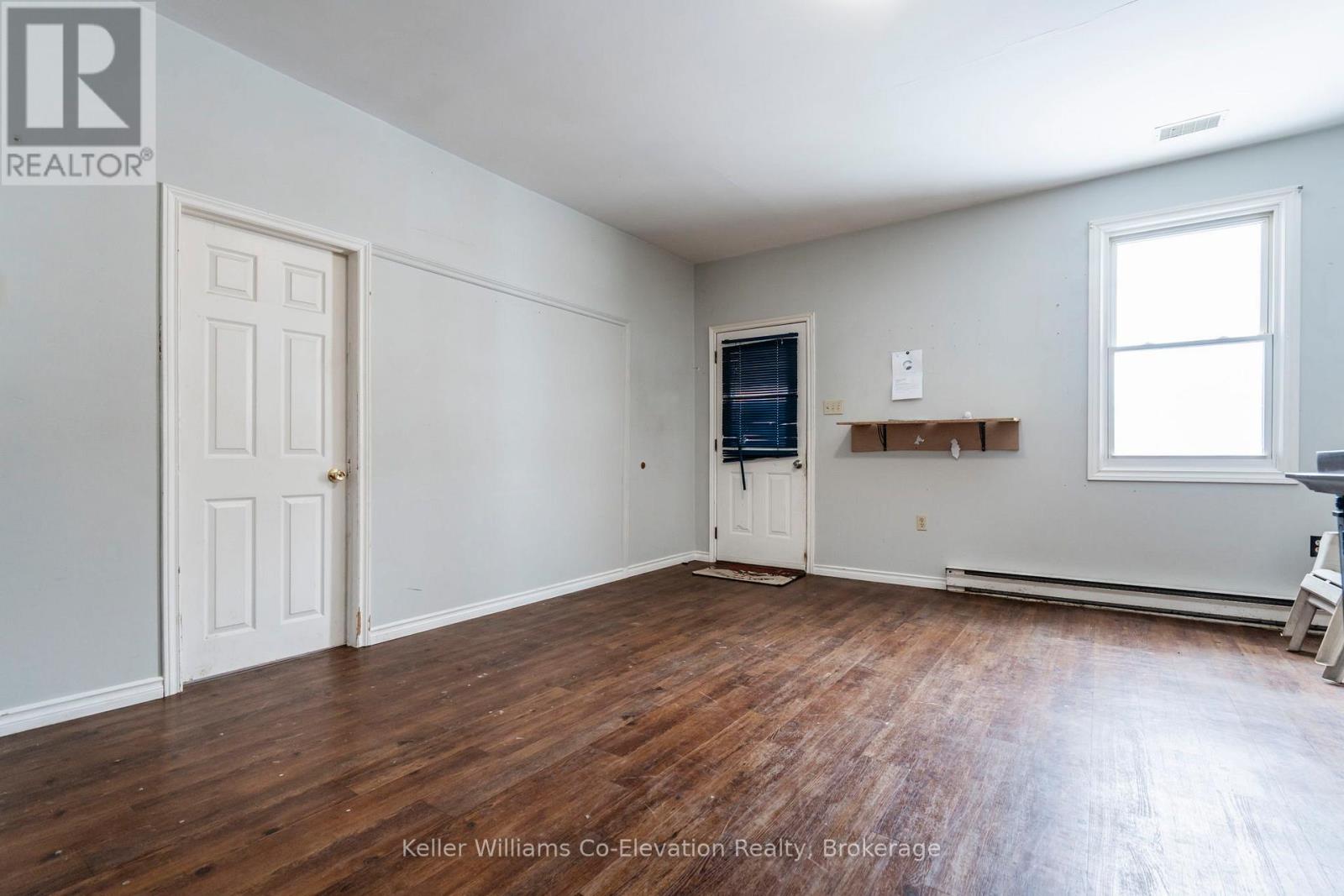3399 County Road 42, Clearview, Ontario  L0M 1G0 - Photo 6 - S12217164