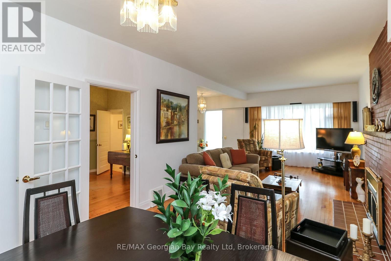 525 Yonge Street, Midland, Ontario  L4R 2T6 - Photo 12 - S12217214