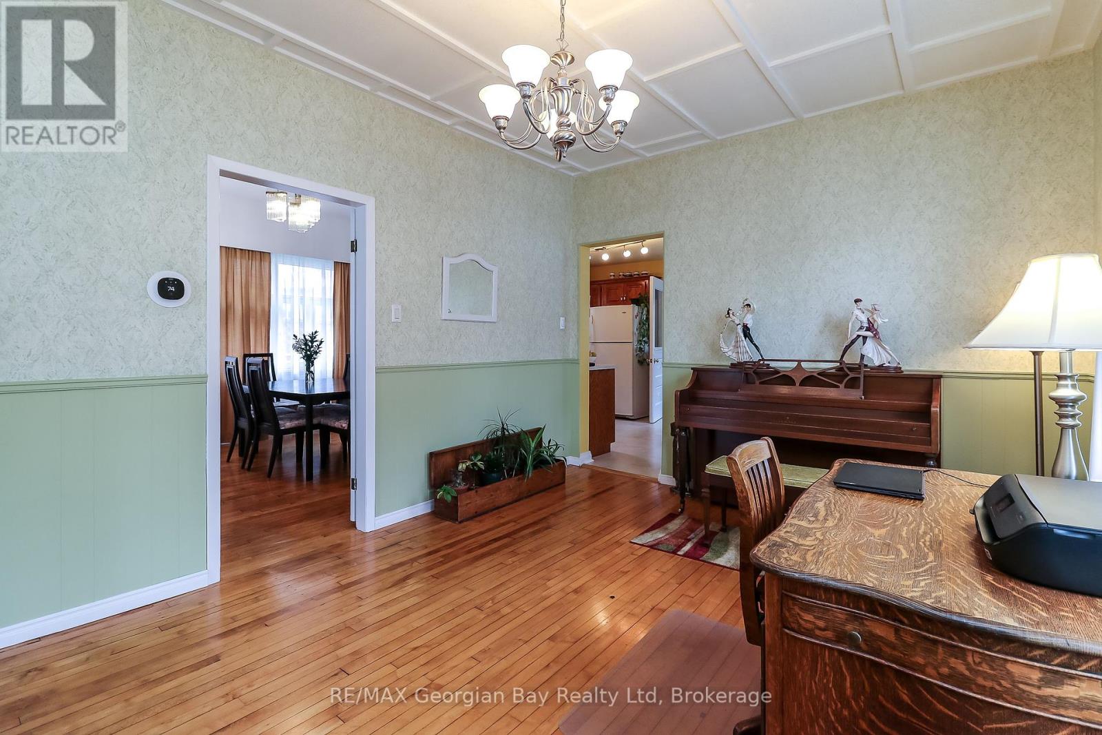 525 Yonge Street, Midland, Ontario  L4R 2T6 - Photo 14 - S12217214