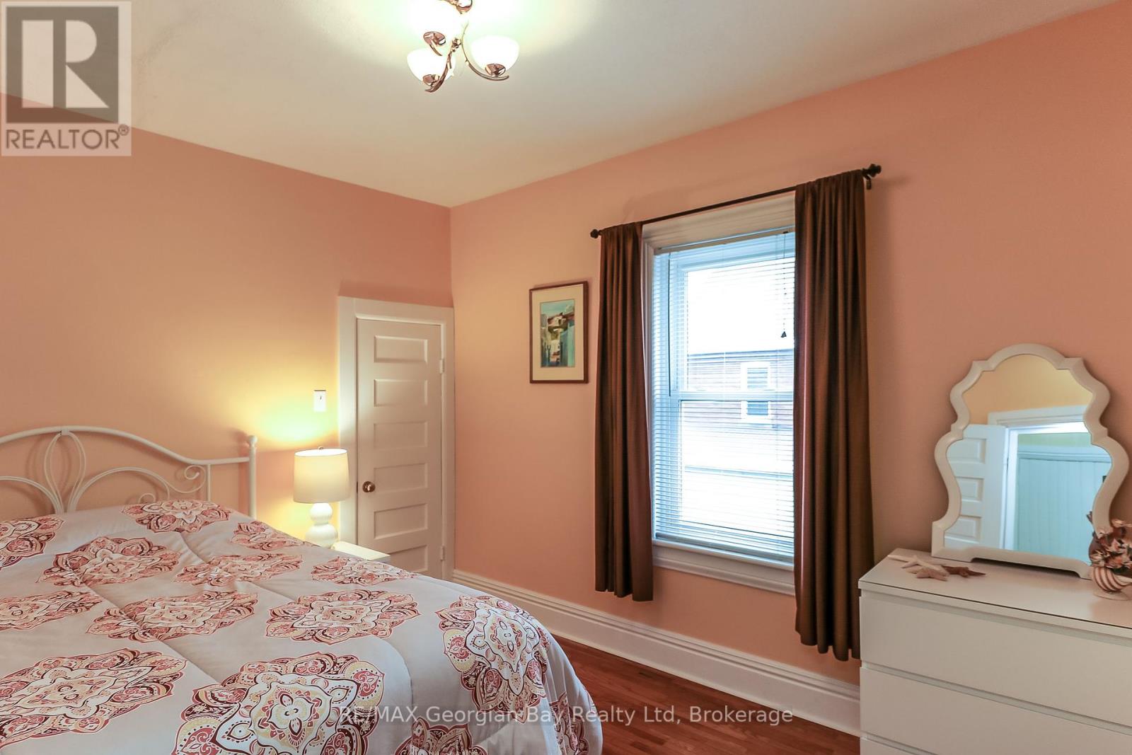 525 Yonge Street, Midland, Ontario  L4R 2T6 - Photo 25 - S12217214