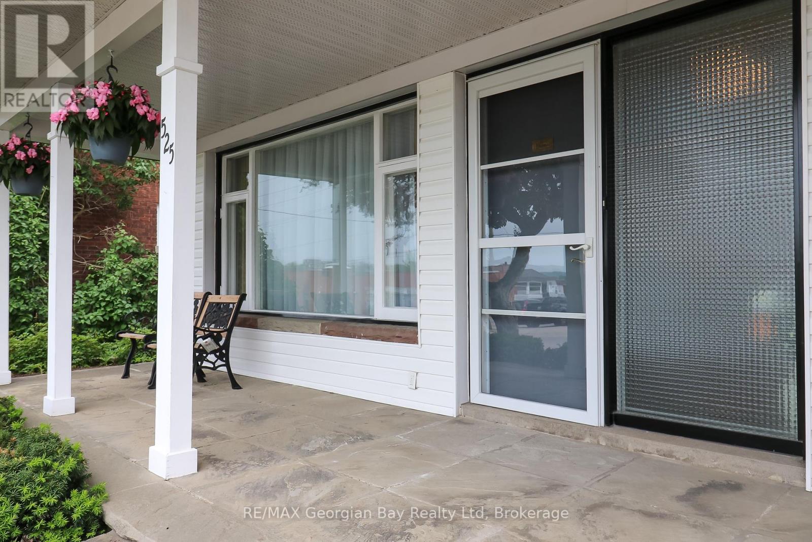 525 Yonge Street, Midland, Ontario  L4R 2T6 - Photo 5 - S12217214