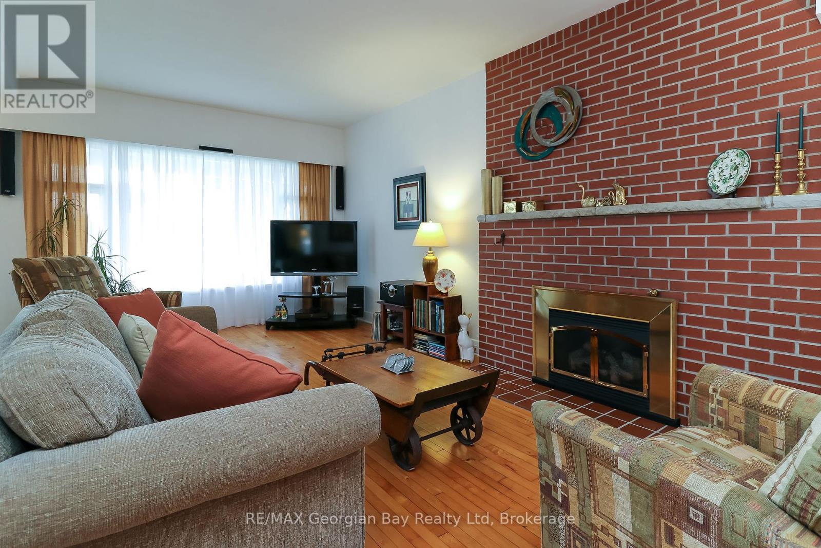 525 Yonge Street, Midland, Ontario  L4R 2T6 - Photo 9 - S12217214