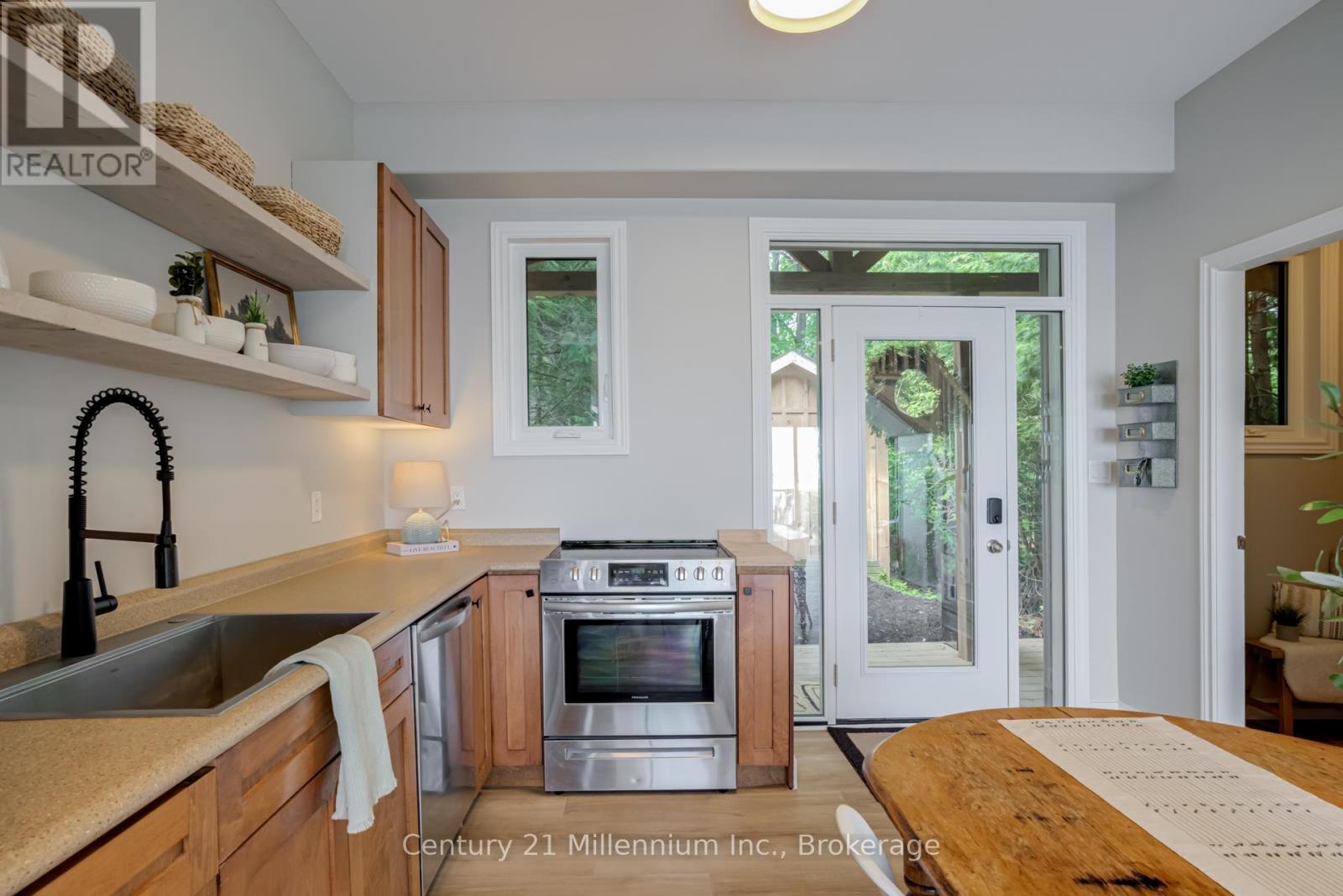 75 Glen Road, Collingwood, Ontario  L9Y 0X2 - Photo 10 - S12217267