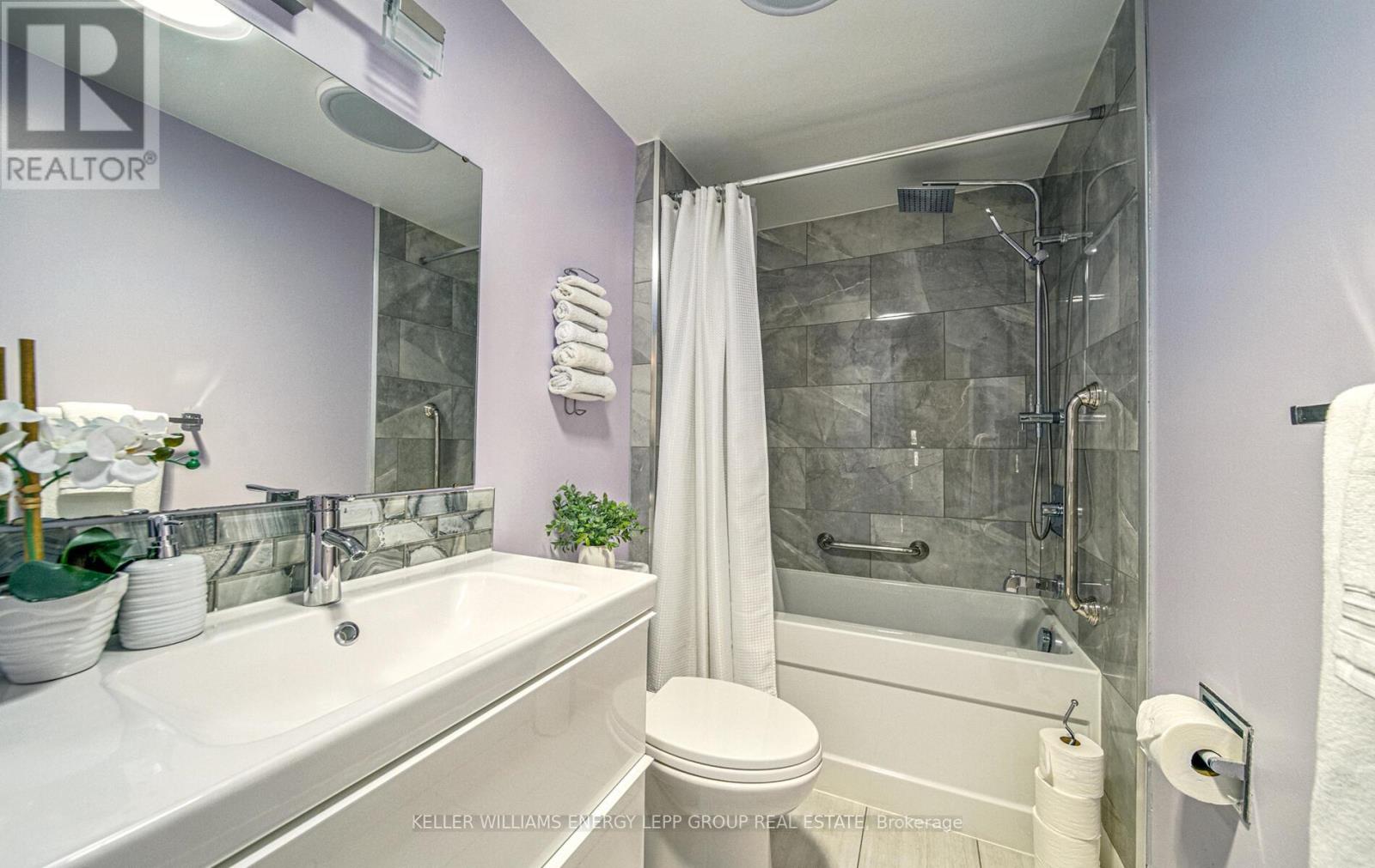 77 Hemingford Place, Whitby, Ontario  L1R 1E8 - Photo 28 - E12217178