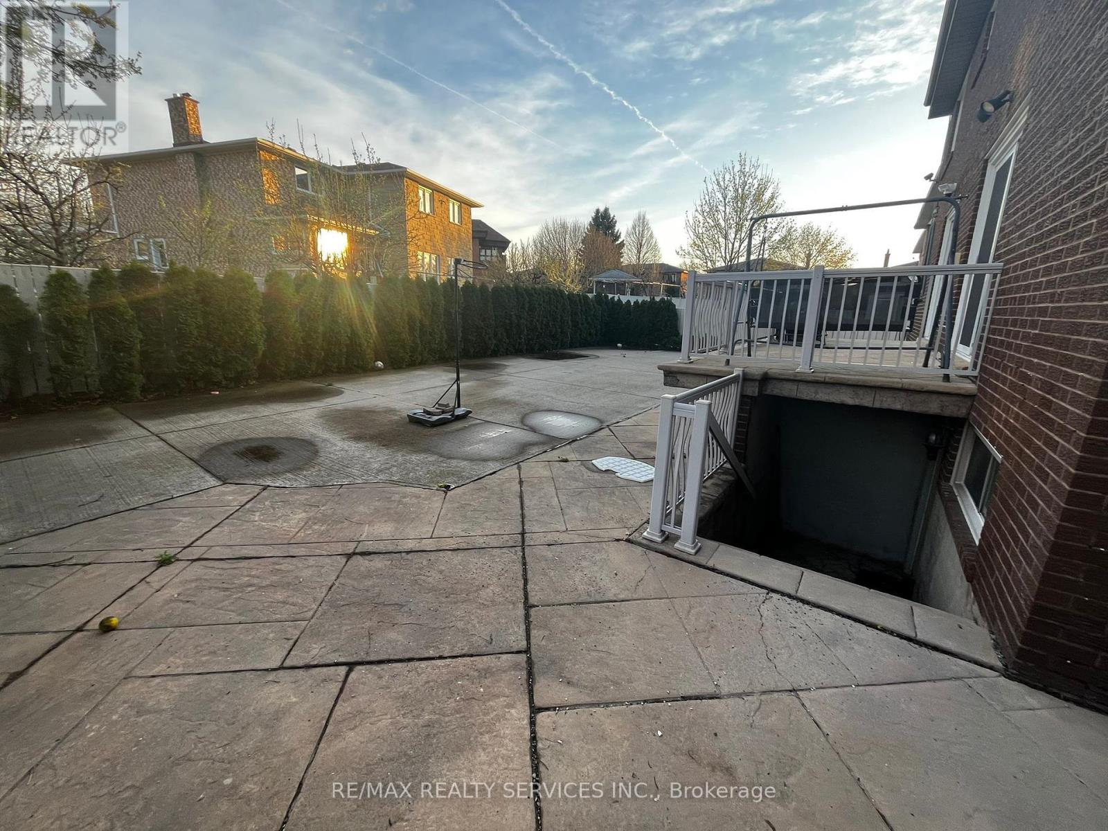 97 Wigwoss Drive, Vaughan (East Woodbridge), Ontario  L4L 2P9 - Photo 13 - N12112716