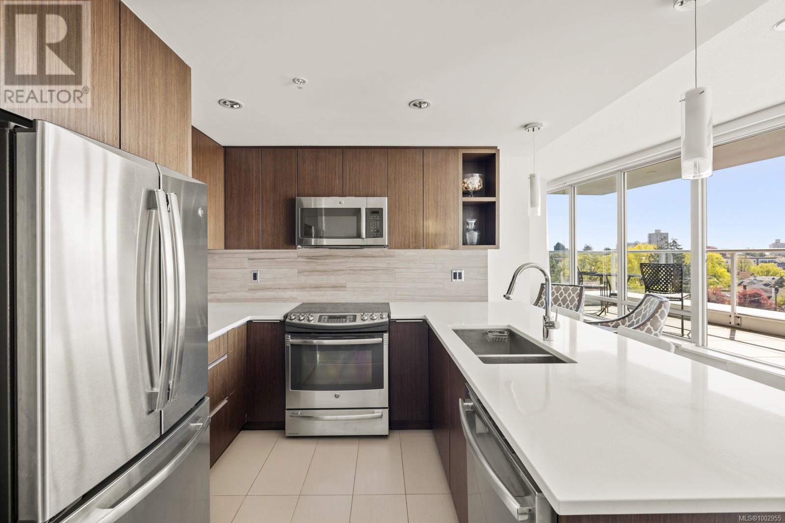 602 646 Michigan St, Victoria, British Columbia  V8V 0B7 - Photo 3 - 1002955