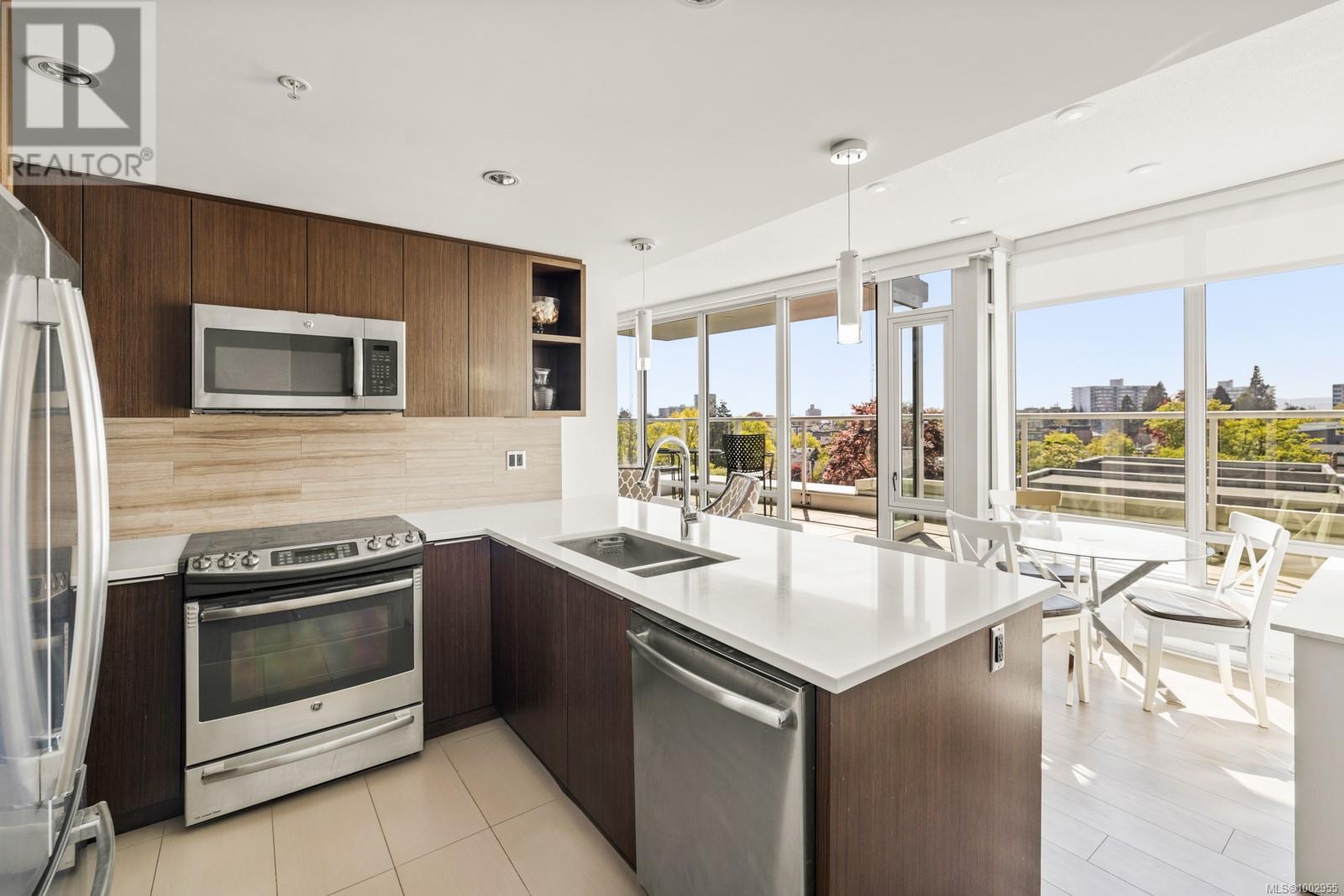 602 646 Michigan St, Victoria, British Columbia  V8V 0B7 - Photo 2 - 1002955