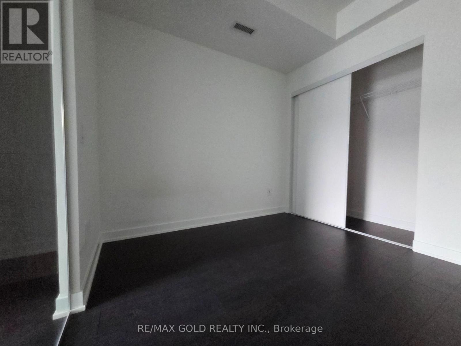 216 - 28 Ann Street, Mississauga, Ontario  L5G 0E1 - Photo 14 - W12146516