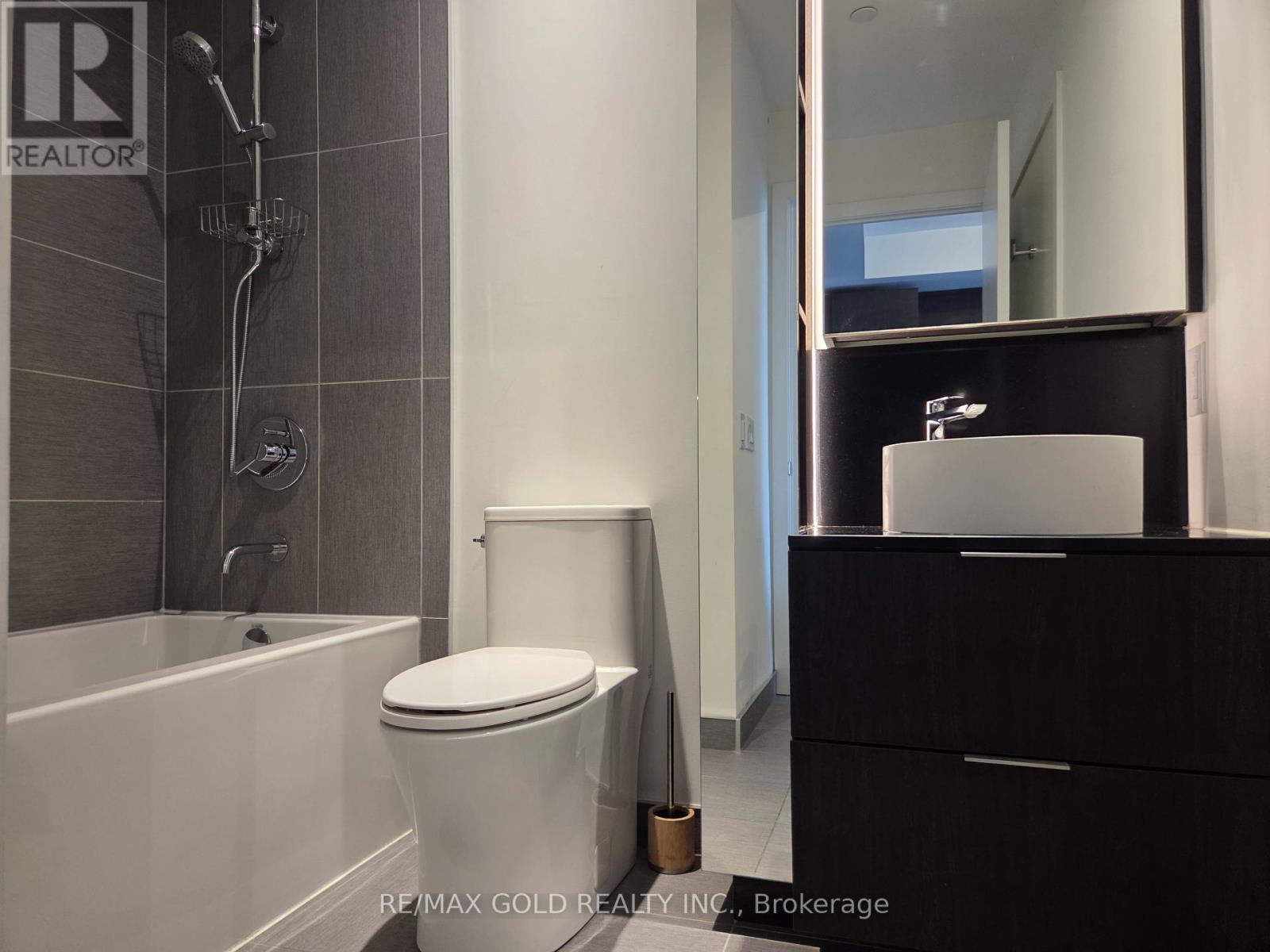 216 - 28 Ann Street, Mississauga, Ontario  L5G 0E1 - Photo 10 - W12146516