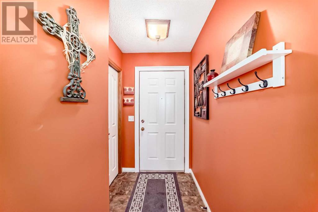 165 Mt Douglas Manor Se, Calgary, Alberta  T2Z 3C8 - Photo 2 - A2228471
