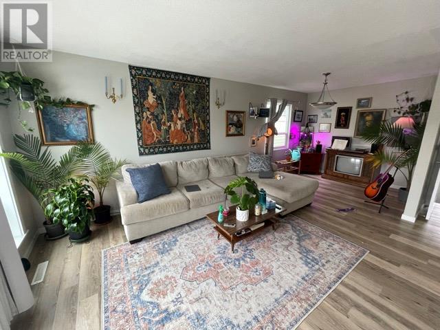 293 Walnut Avenue, Kamloops, British Columbia  V2B 1C7 - Photo 5 - 10351817