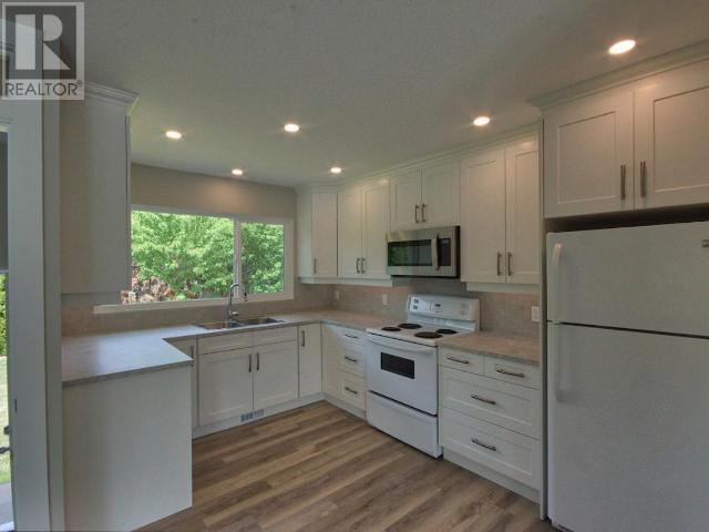 293 Walnut Avenue, Kamloops, British Columbia  V2B 1C7 - Photo 4 - 10351817