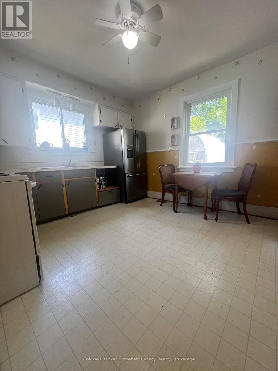 278 Albert Street, Stratford, Ontario  N5A 3K9 - Photo 13 - X12217236