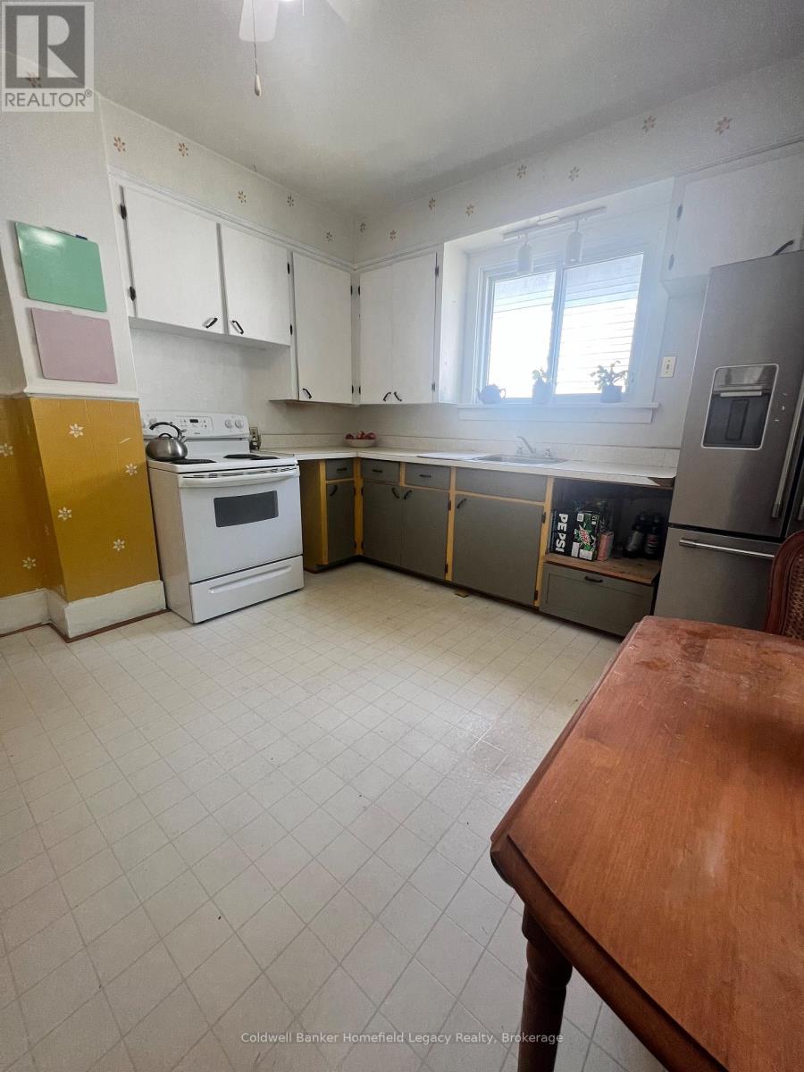 278 Albert Street, Stratford, Ontario  N5A 3K9 - Photo 14 - X12217236