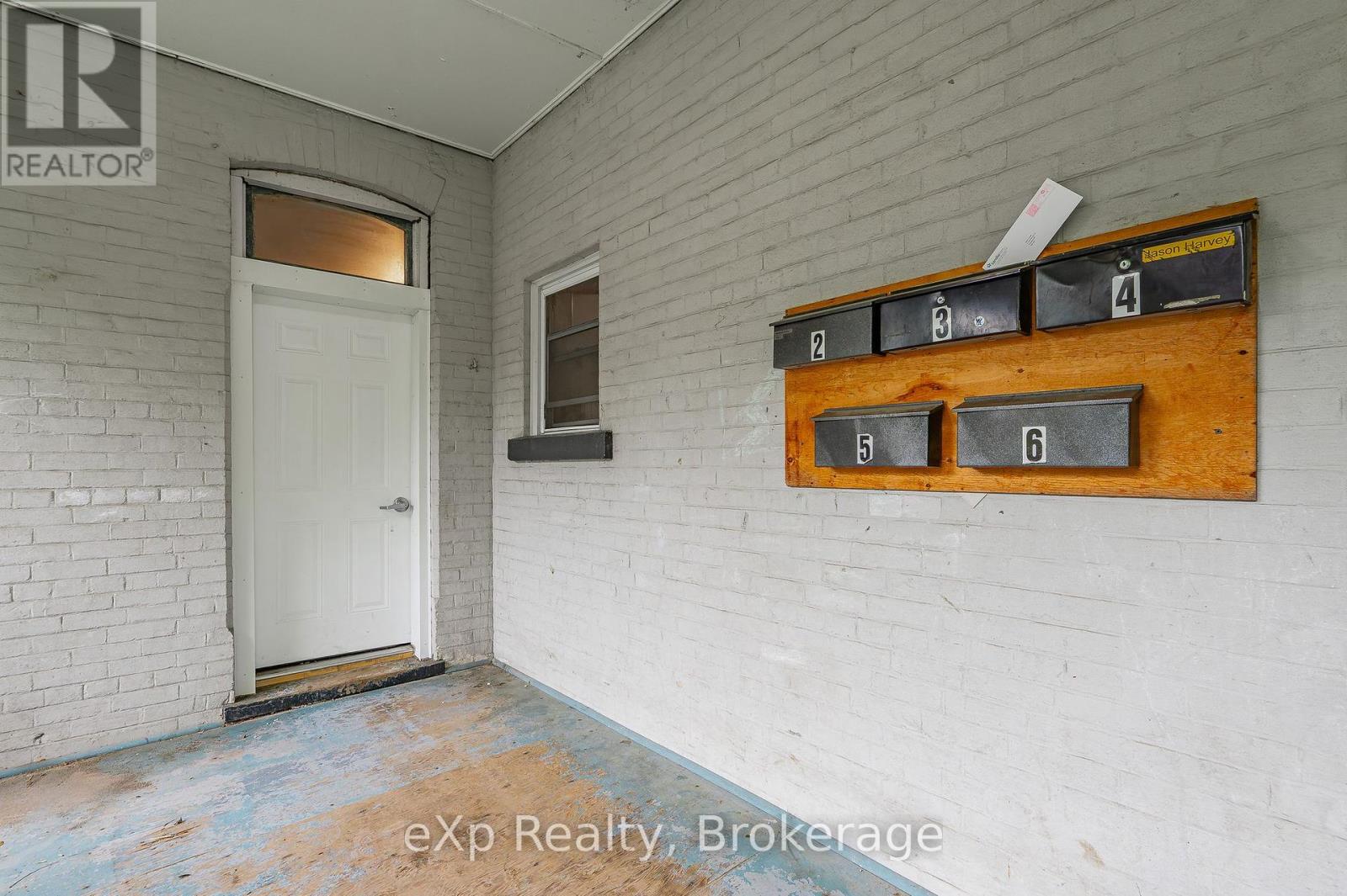 138 Chatham Street, Brantford, Ontario  N3S 4G4 - Photo 10 - X12217248