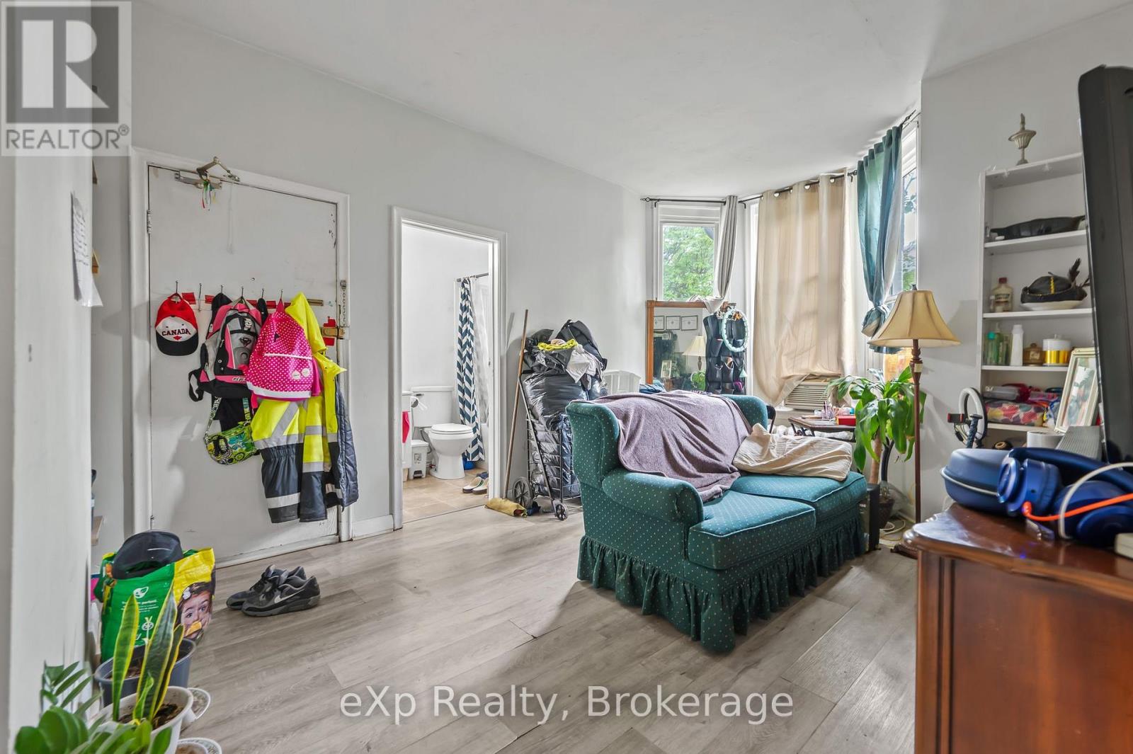 138 Chatham Street, Brantford, Ontario  N3S 4G4 - Photo 12 - X12217248