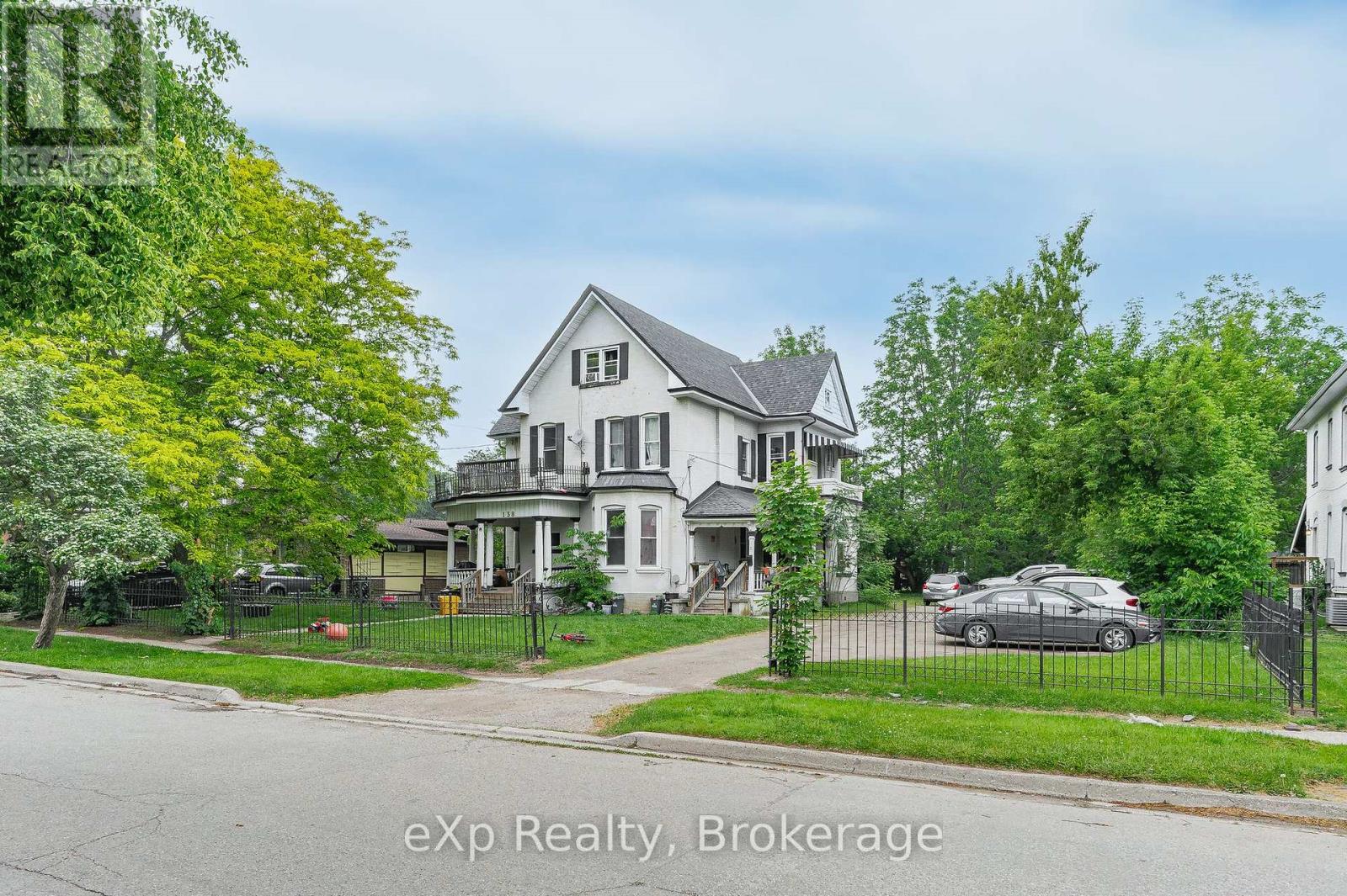 138 Chatham Street, Brantford, Ontario  N3S 4G4 - Photo 2 - X12217248