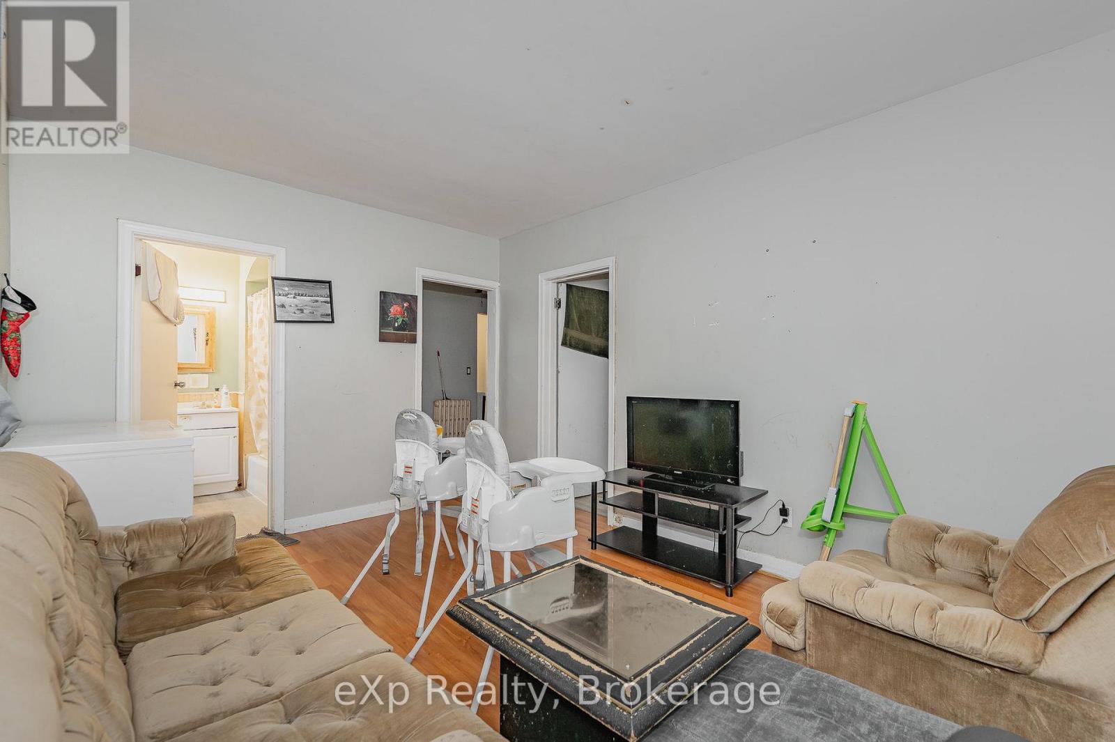 138 Chatham Street, Brantford, Ontario  N3S 4G4 - Photo 33 - X12217248
