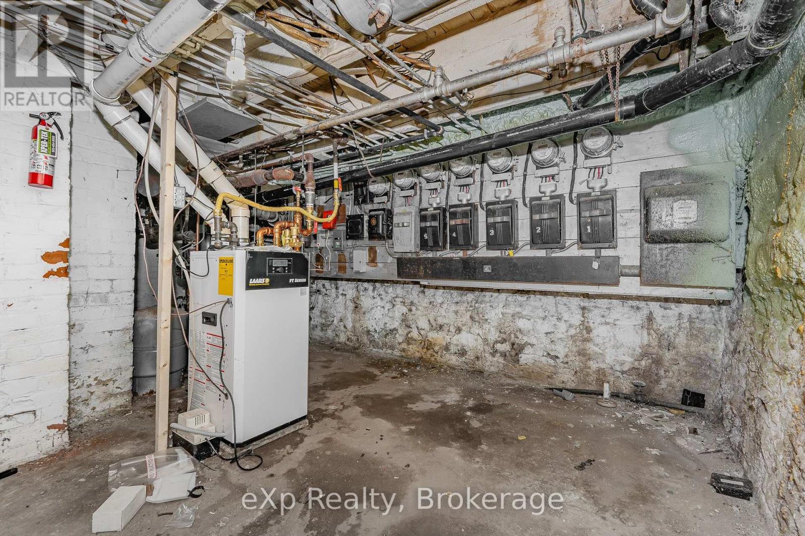 138 Chatham Street, Brantford, Ontario  N3S 4G4 - Photo 44 - X12217248