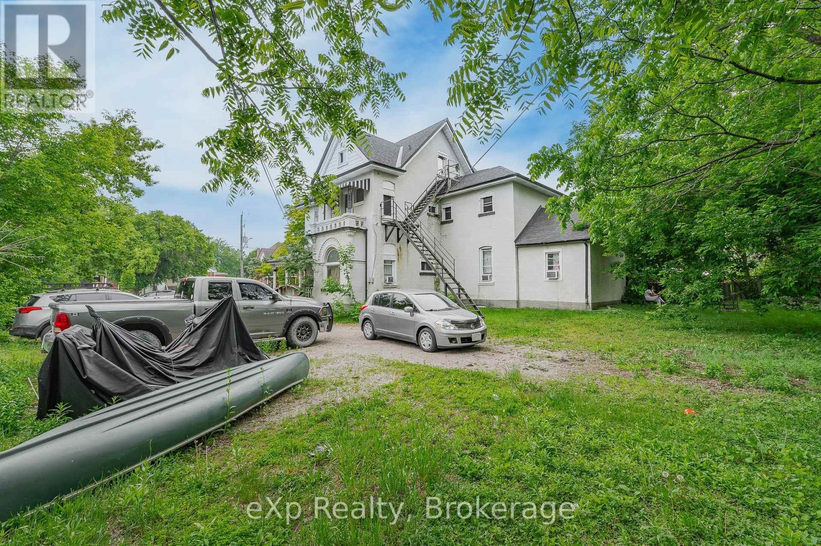138 Chatham Street, Brantford, Ontario  N3S 4G4 - Photo 46 - X12217248