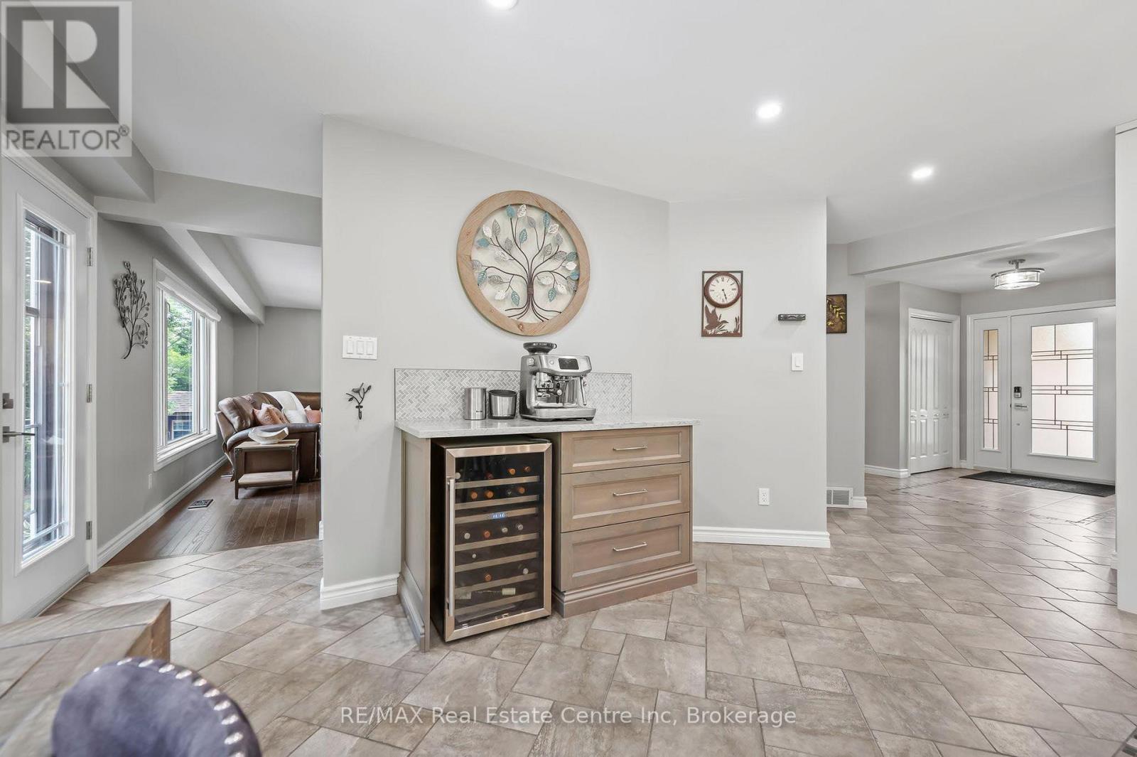 61 Tanager Drive, Guelph, Ontario  N1C 1B6 - Photo 11 - X12217285
