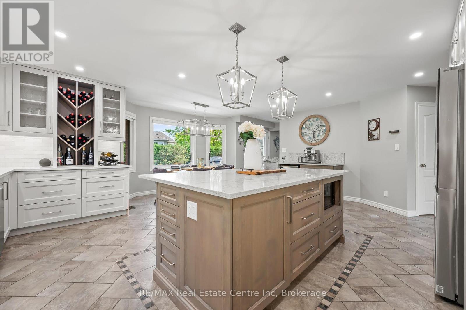 61 Tanager Drive, Guelph, Ontario  N1C 1B6 - Photo 5 - X12217285
