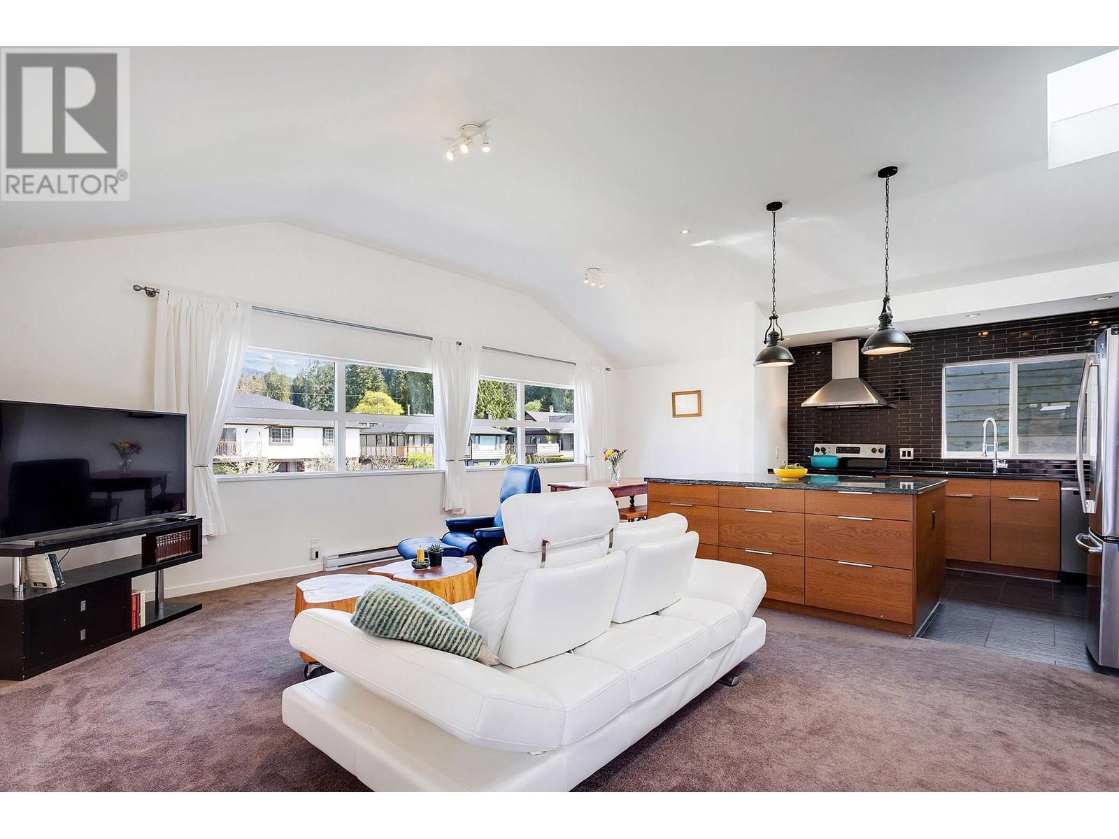 329 E 19th Street, North Vancouver, British Columbia  V7L 2Z4 - Photo 15 - R2992831