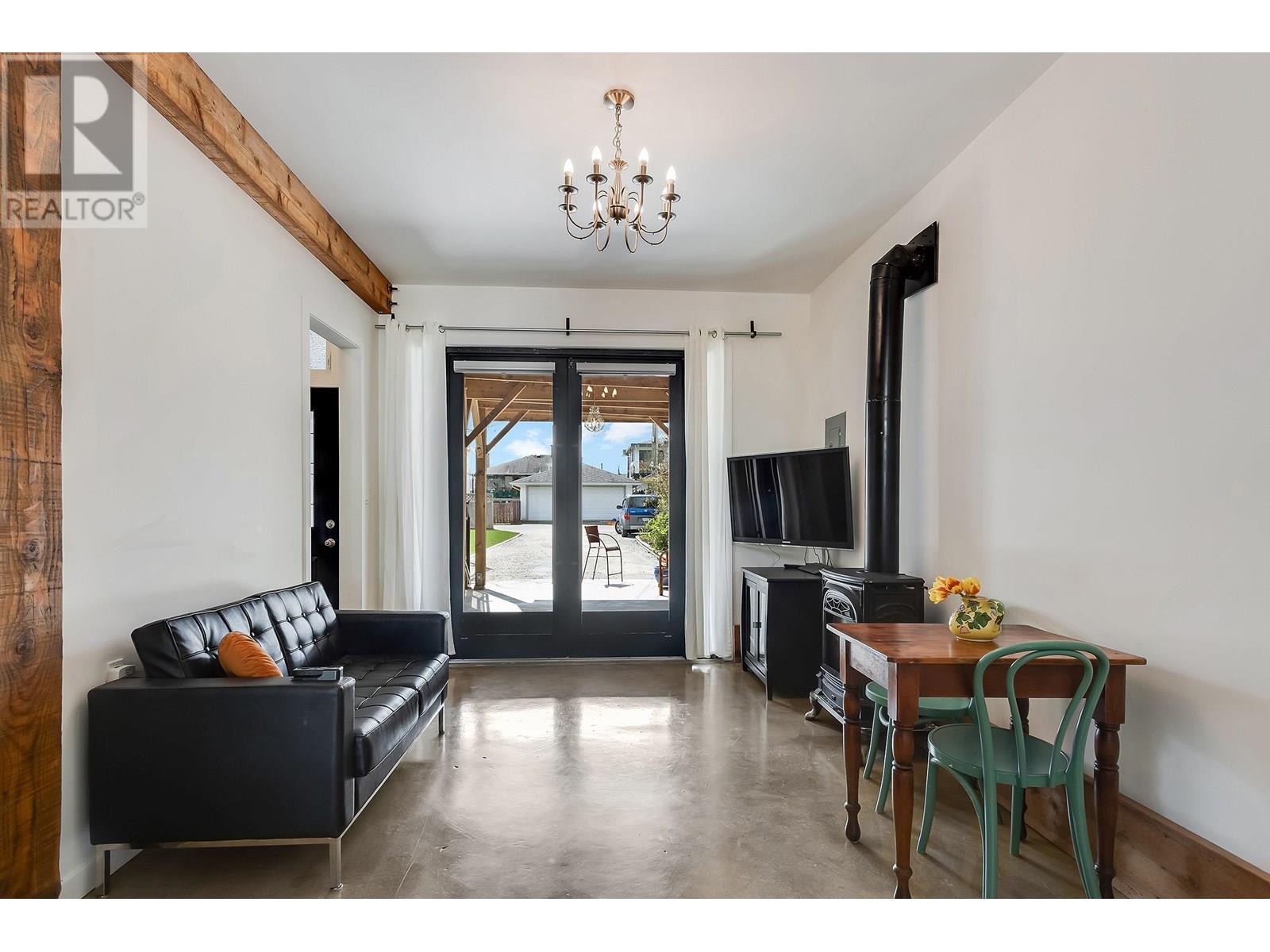 329 E 19th Street, North Vancouver, British Columbia  V7L 2Z4 - Photo 37 - R2992831