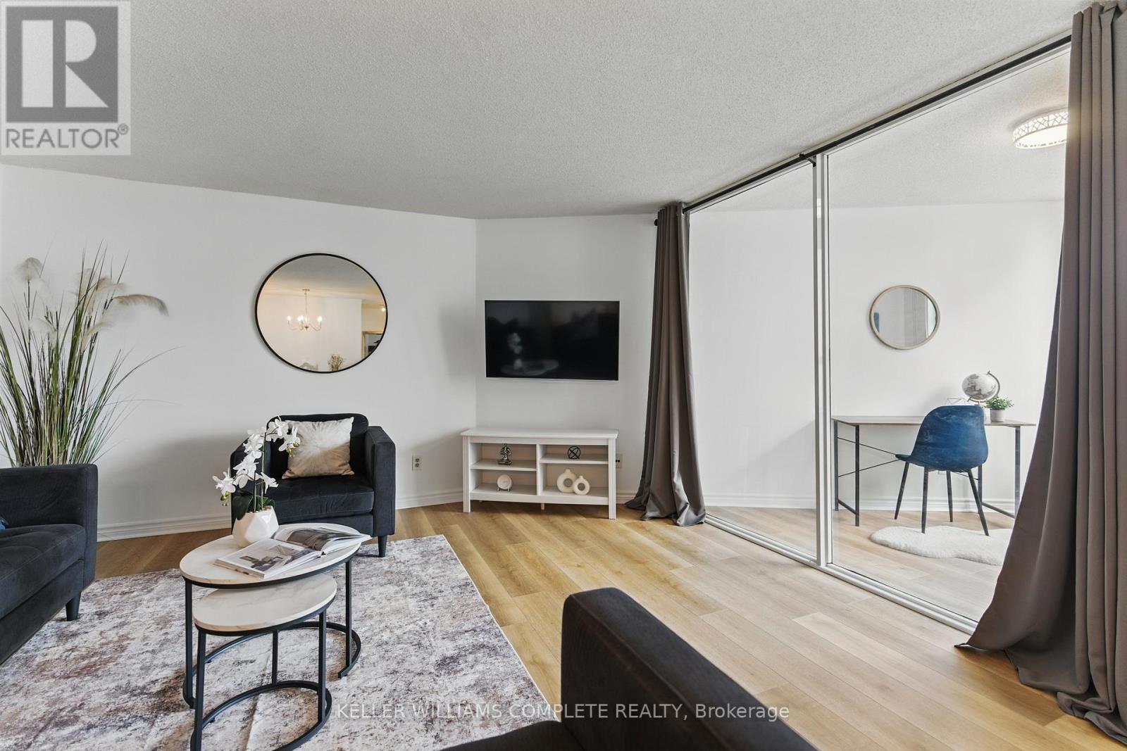 1205 - 3700 Kaneff Crescent, Mississauga (City Centre), Ontario  L5A 4B8 - Photo 1 - W12217086