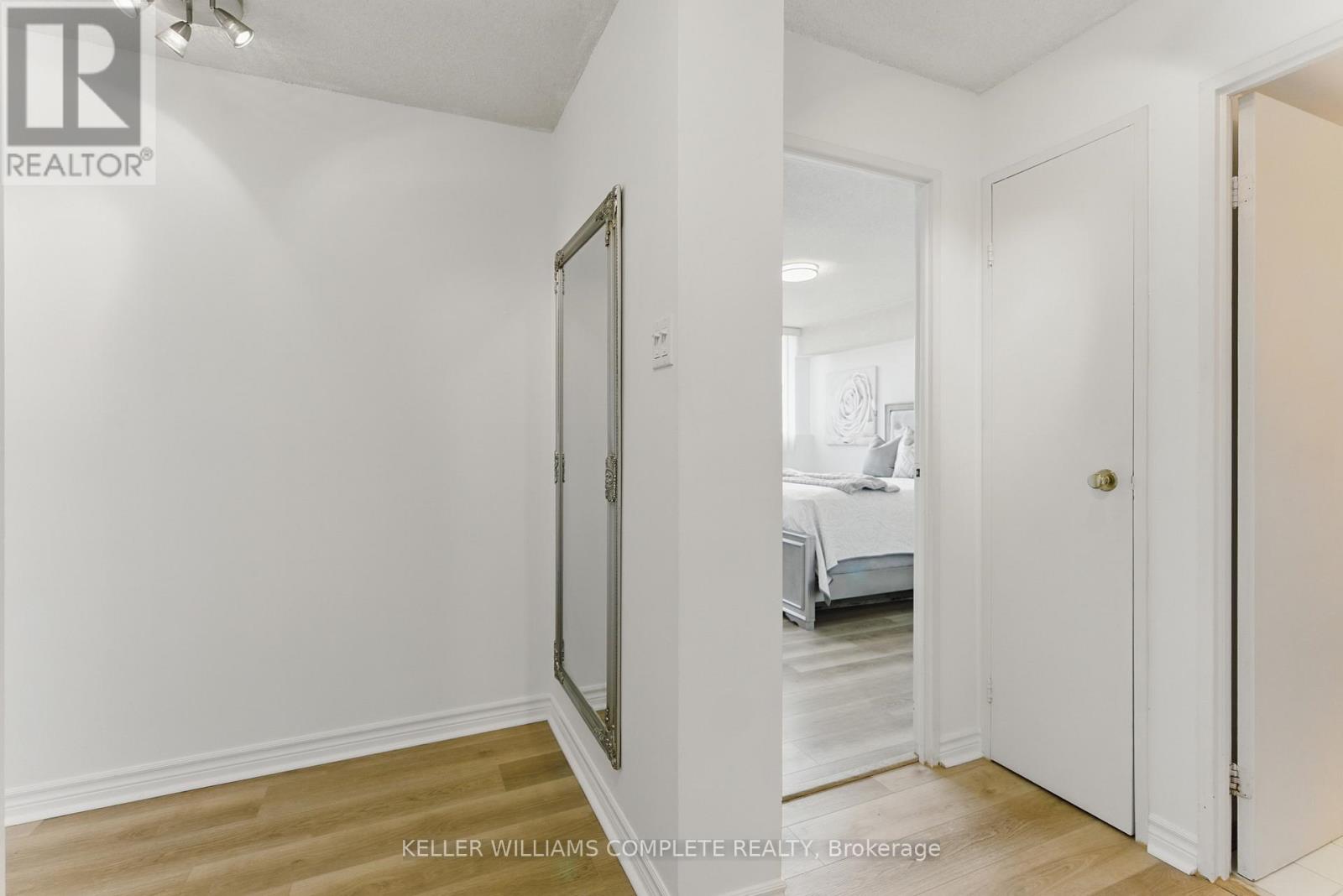 1205 - 3700 Kaneff Crescent, Mississauga (City Centre), Ontario  L5A 4B8 - Photo 11 - W12217086