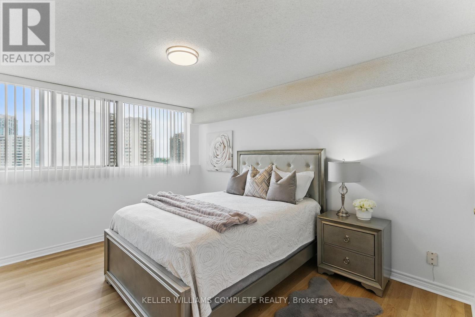 1205 - 3700 Kaneff Crescent, Mississauga (City Centre), Ontario  L5A 4B8 - Photo 13 - W12217086