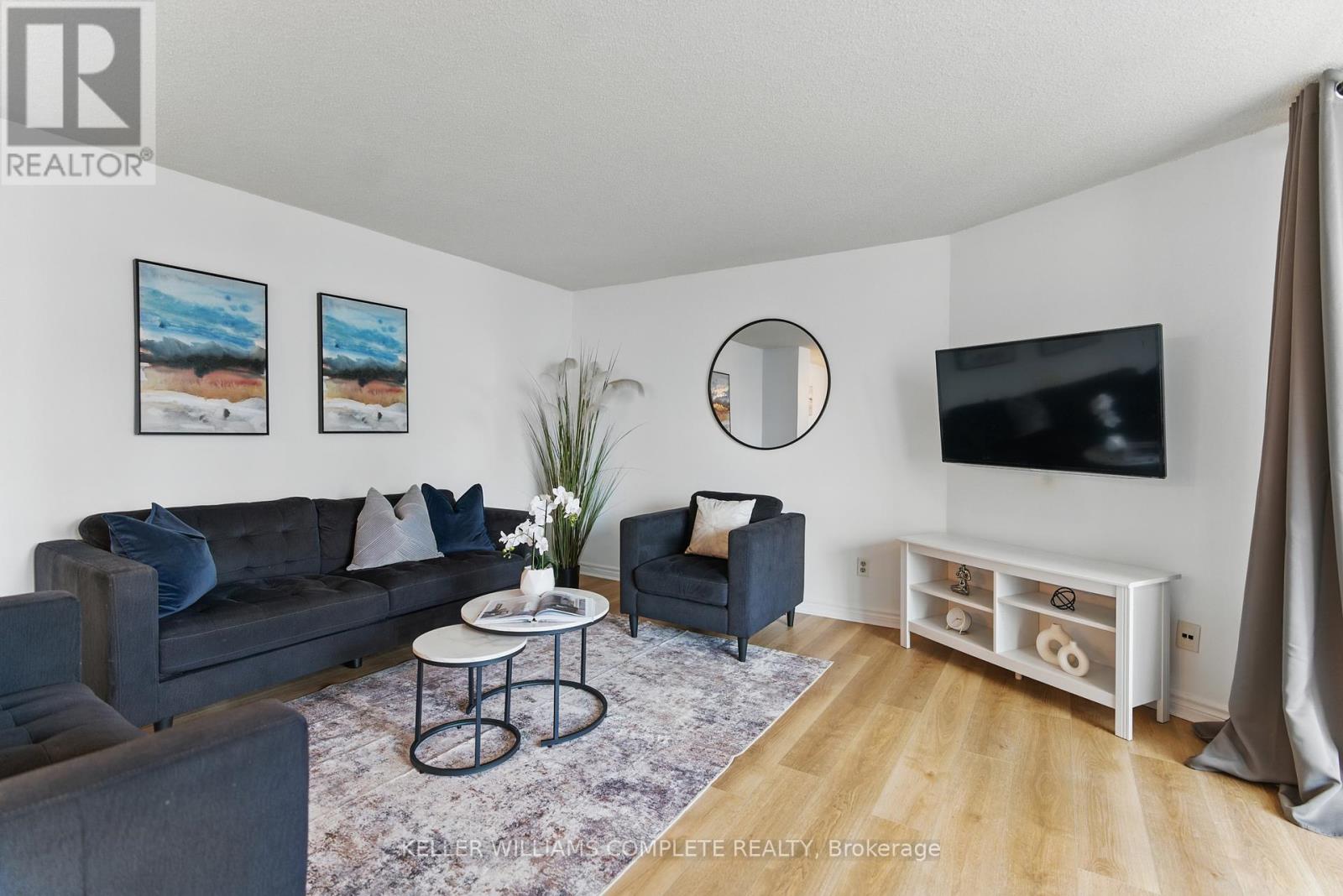 1205 - 3700 Kaneff Crescent, Mississauga (City Centre), Ontario  L5A 4B8 - Photo 2 - W12217086