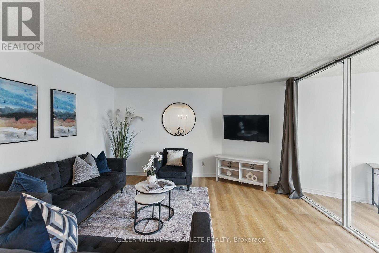 1205 - 3700 Kaneff Crescent, Mississauga (City Centre), Ontario  L5A 4B8 - Photo 3 - W12217086