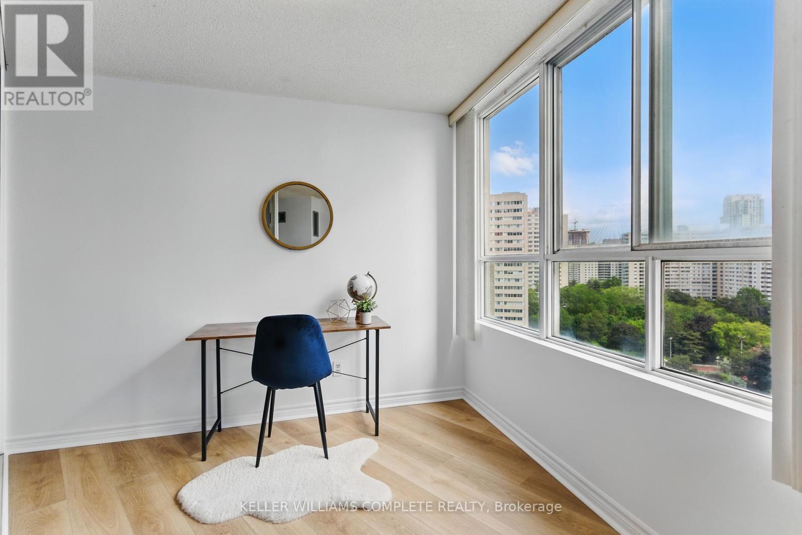 1205 - 3700 Kaneff Crescent, Mississauga (City Centre), Ontario  L5A 4B8 - Photo 6 - W12217086
