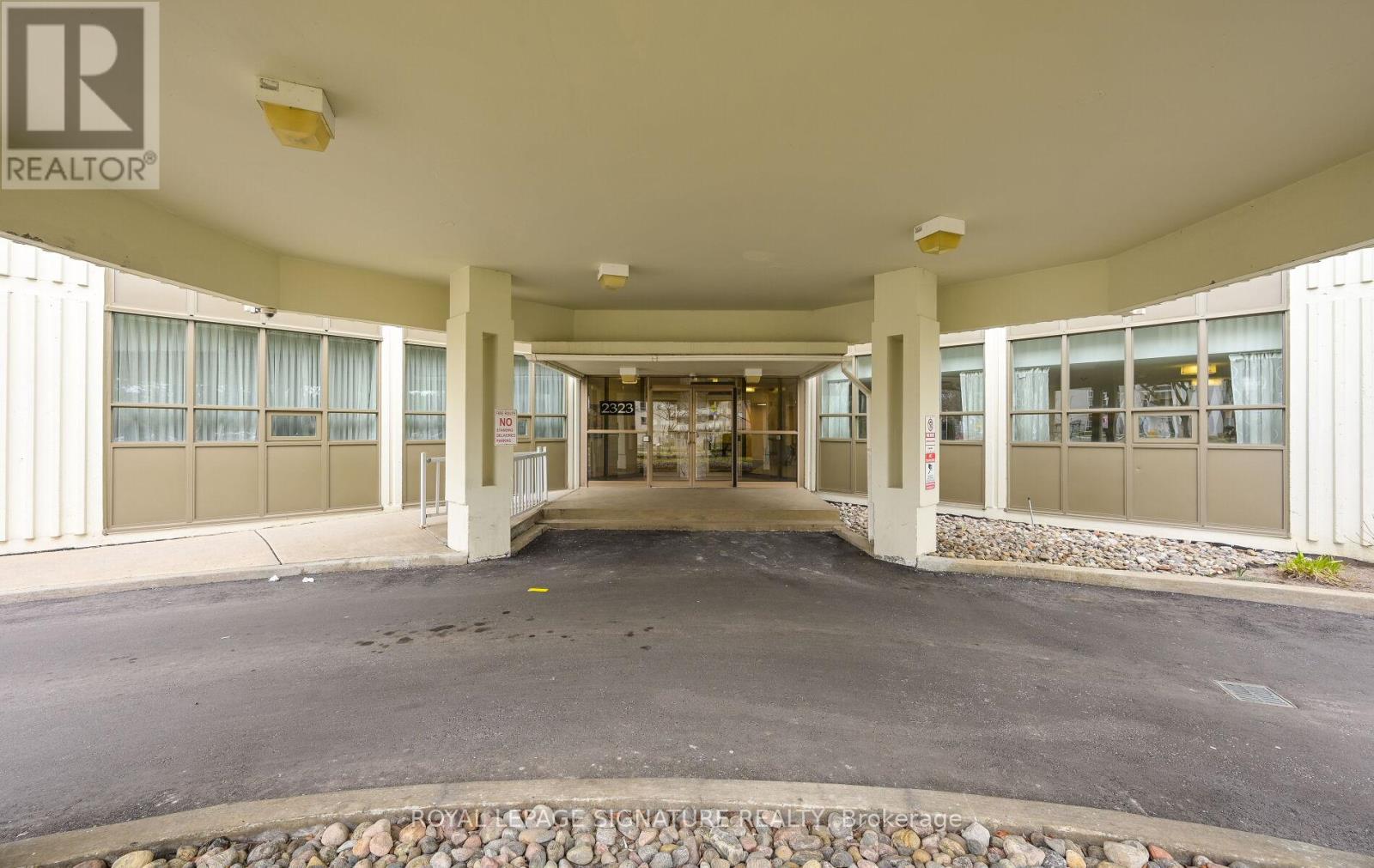 1207 - 2323 Confederation Parkway, Mississauga (Cooksville), Ontario  L5B 1R6 - Photo 3 - W12217094