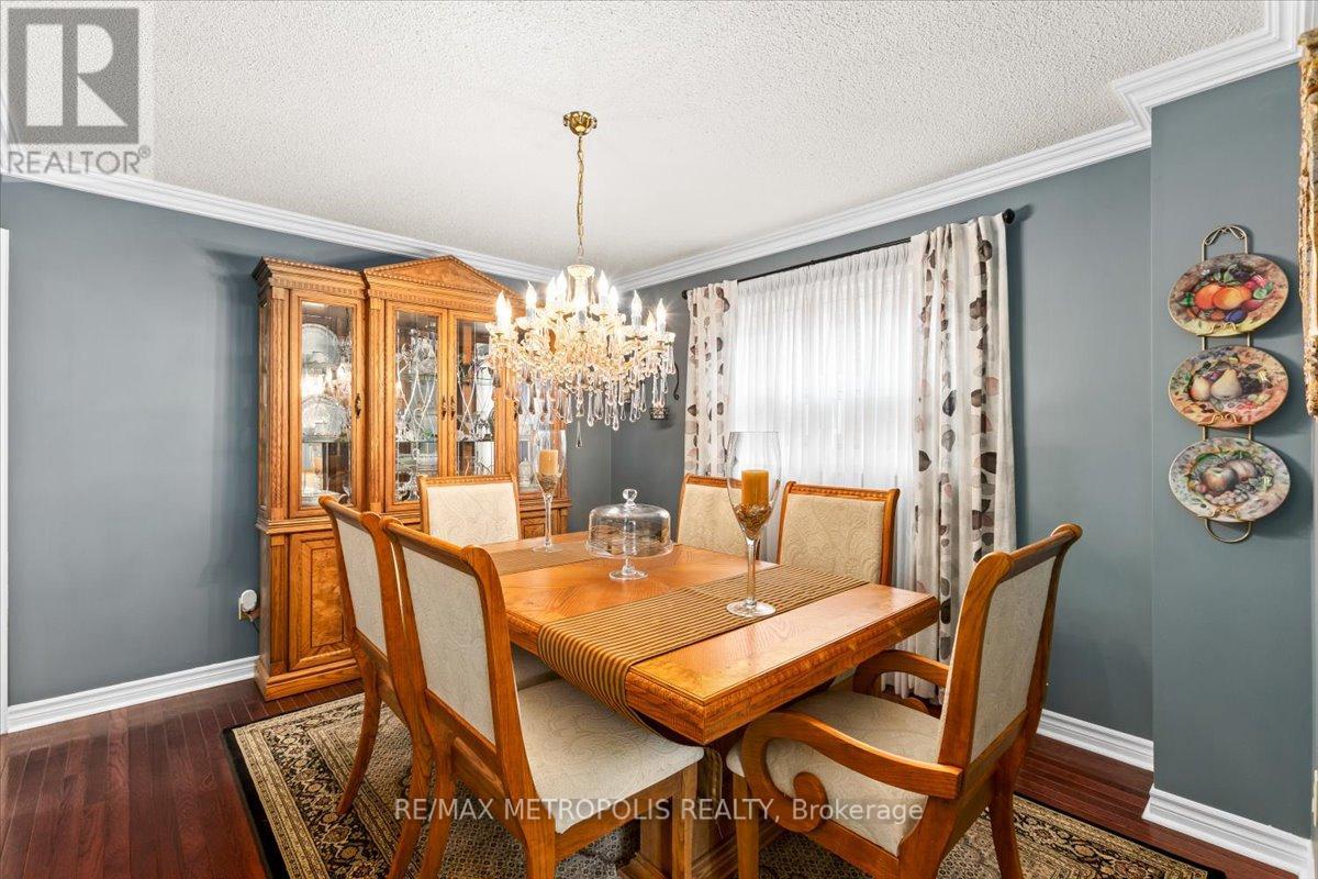 42 Silverstream Road, Brampton, Ontario  L6Z 3W4 - Photo 12 - W12217102