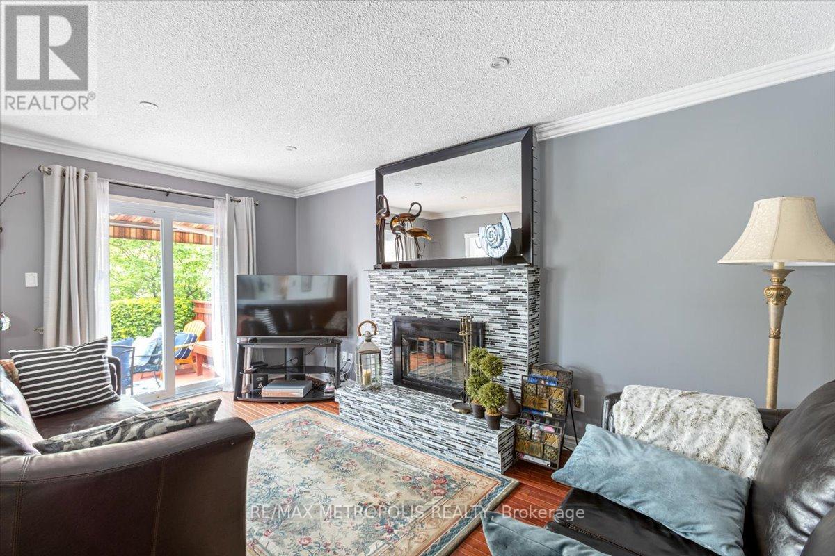 42 Silverstream Road, Brampton, Ontario  L6Z 3W4 - Photo 14 - W12217102