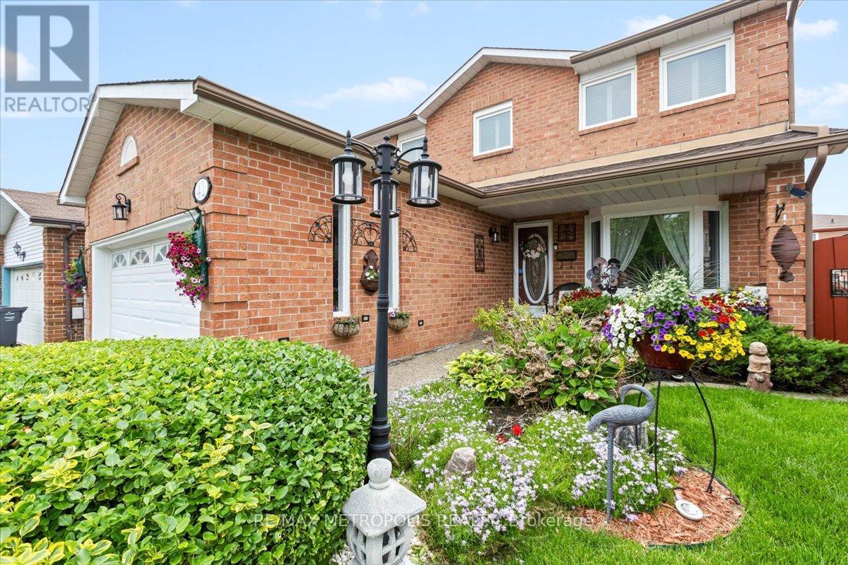 42 Silverstream Road, Brampton, Ontario  L6Z 3W4 - Photo 2 - W12217102