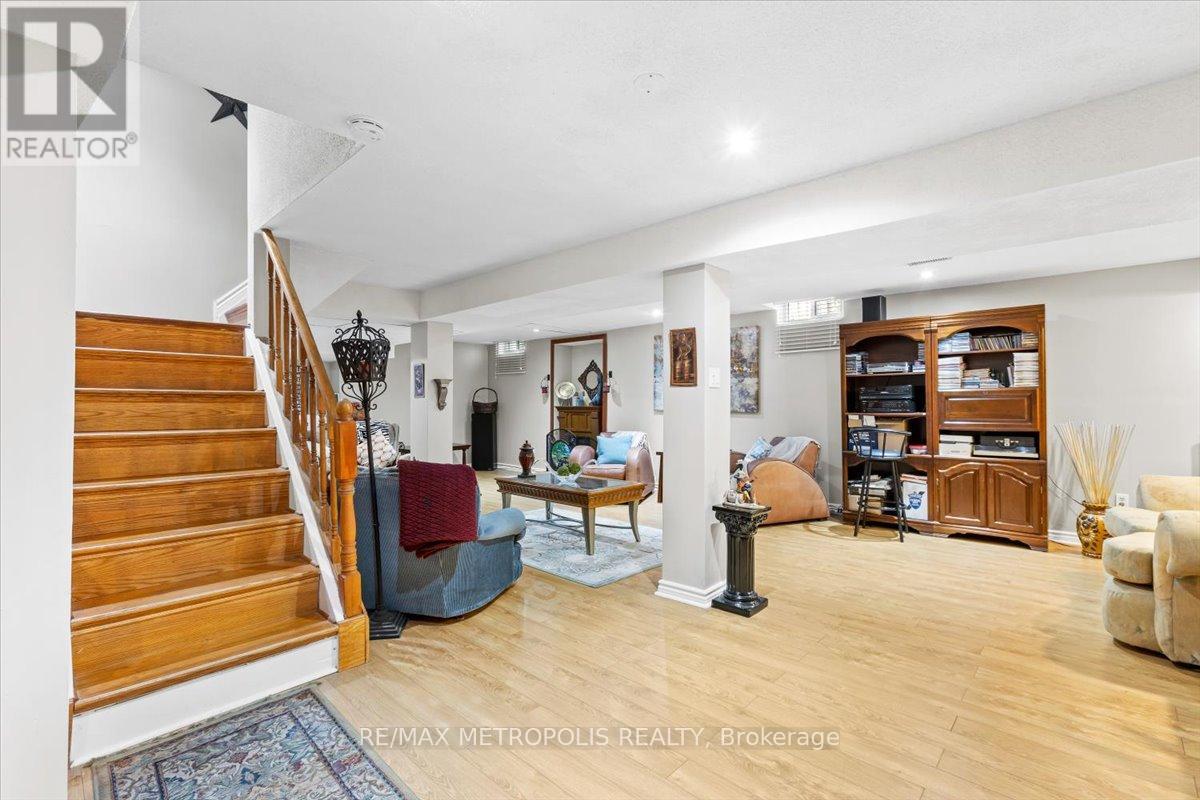 42 Silverstream Road, Brampton, Ontario  L6Z 3W4 - Photo 23 - W12217102