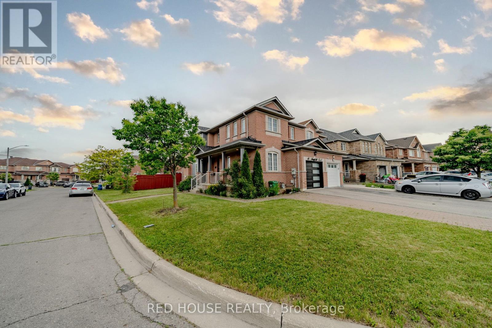 46 Passfield Trail, Brampton (Bram East), Ontario  L6P 1T8 - Photo 5 - W12217127