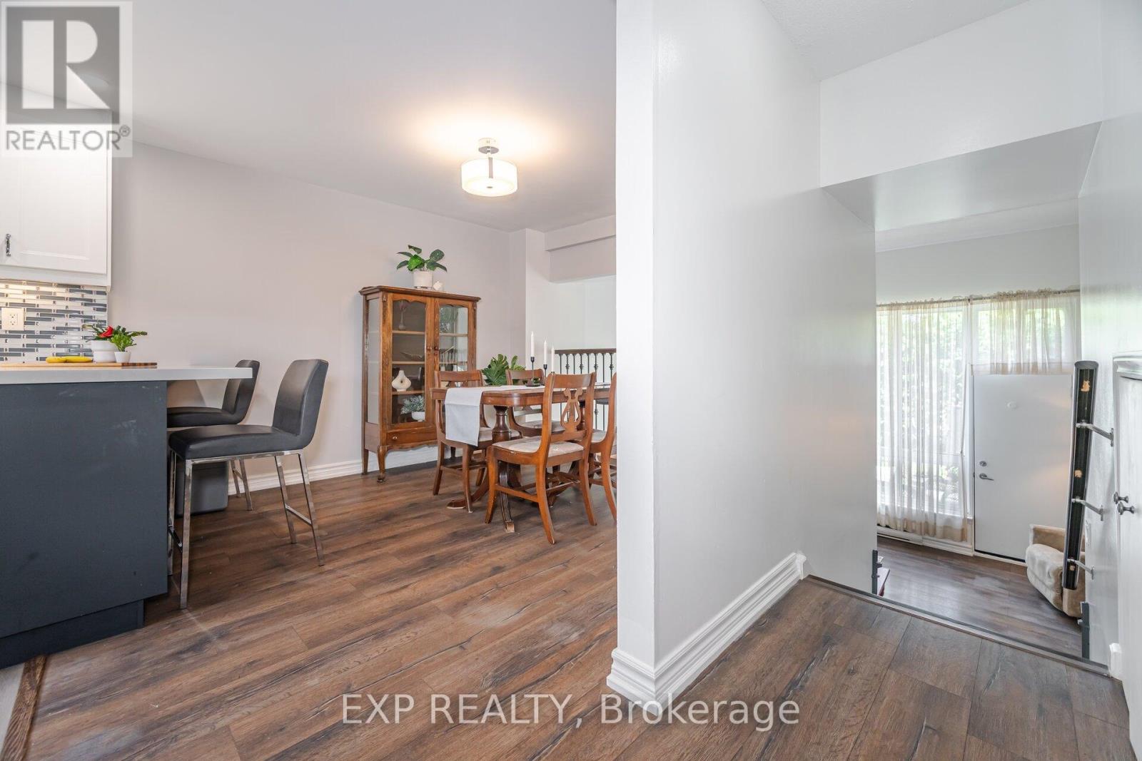 136 Darras Court, Brampton, Ontario  L6T 1W7 - Photo 14 - W12217155