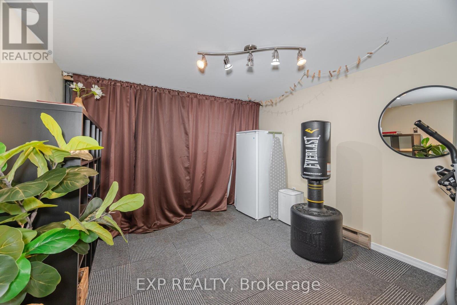 136 Darras Court, Brampton, Ontario  L6T 1W7 - Photo 33 - W12217155