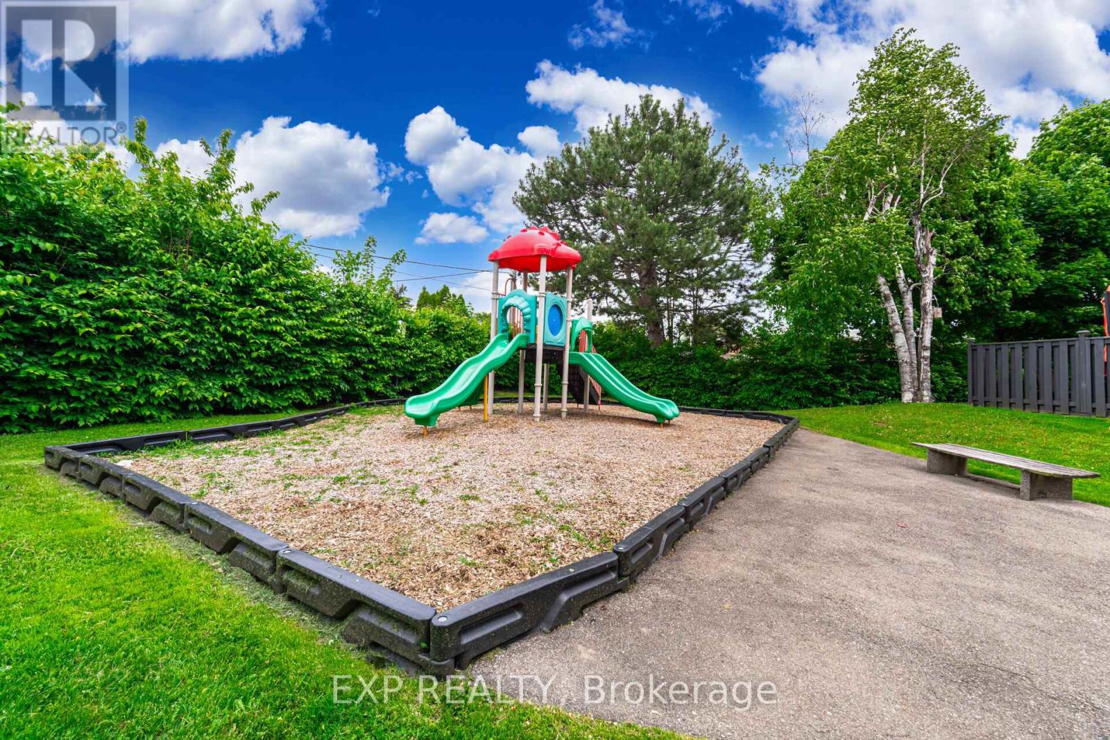 136 Darras Court, Brampton, Ontario  L6T 1W7 - Photo 39 - W12217155