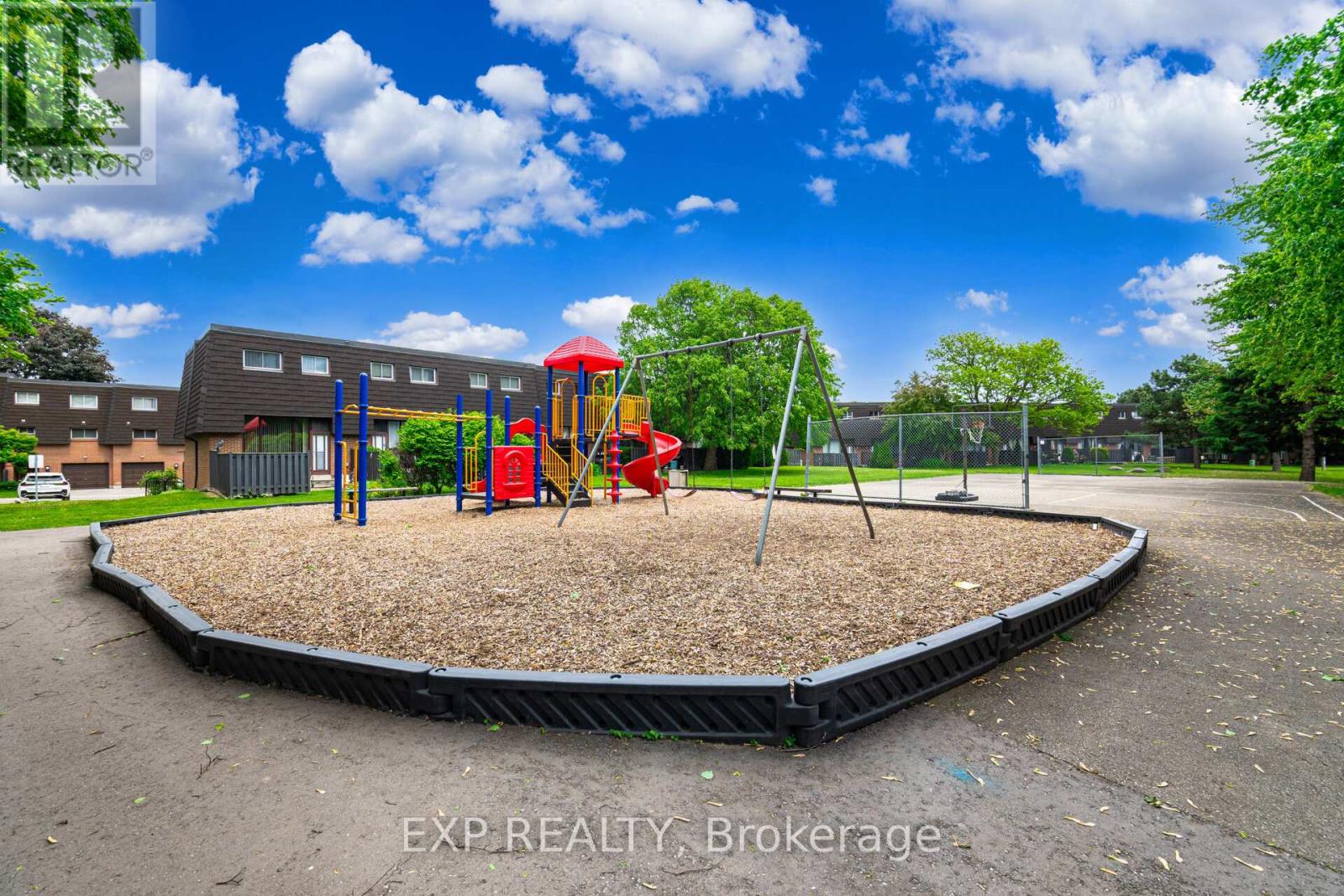 136 Darras Court, Brampton, Ontario  L6T 1W7 - Photo 41 - W12217155