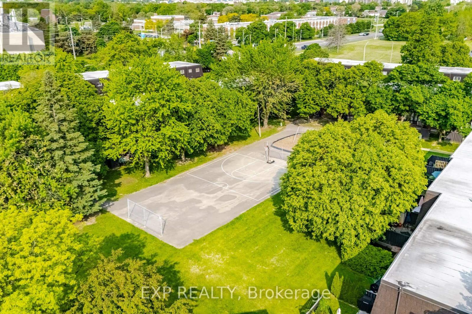 136 Darras Court, Brampton, Ontario  L6T 1W7 - Photo 44 - W12217155