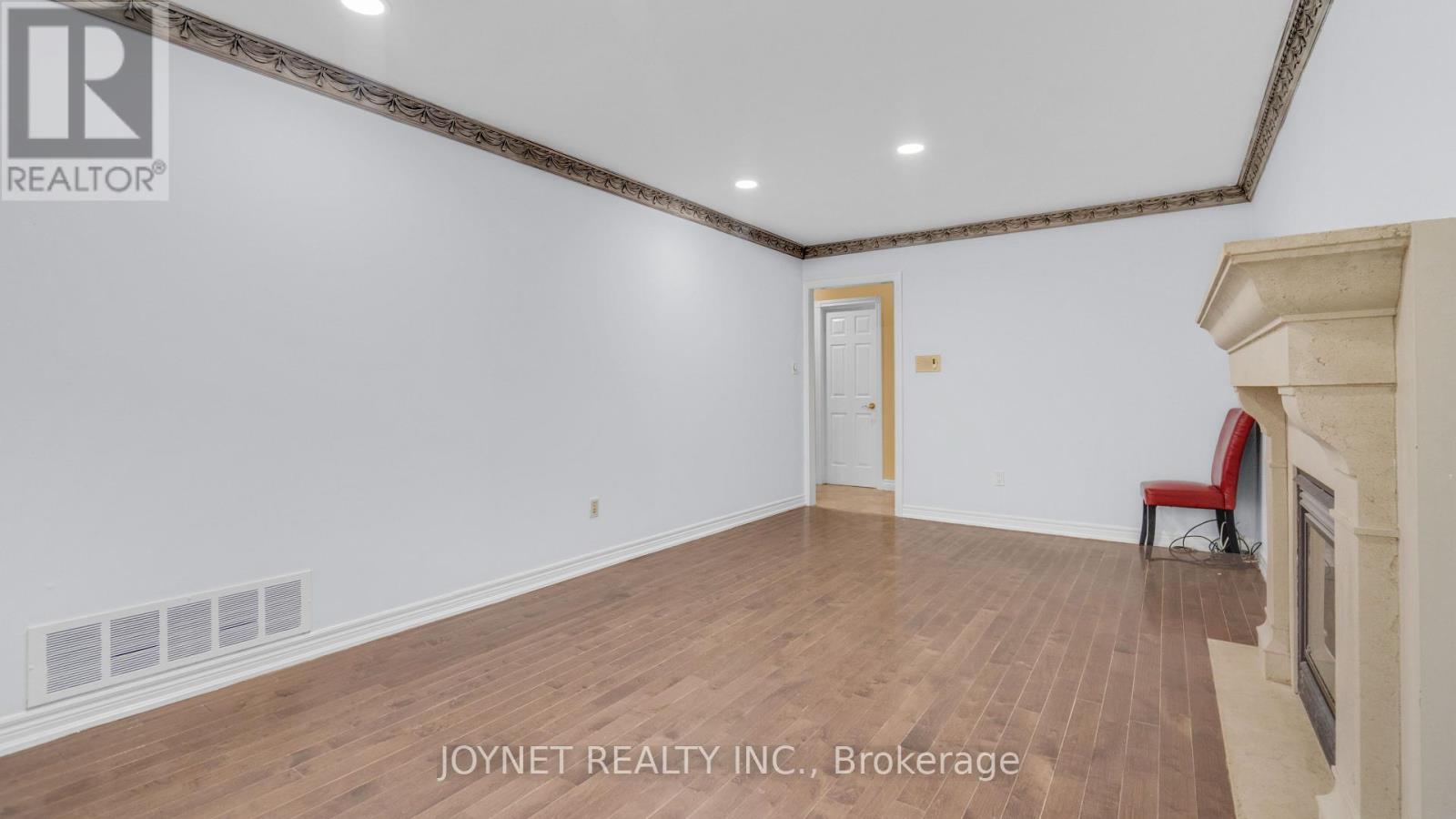 43 Castlehill Road, Vaughan, Ontario  L6A 1N8 - Photo 16 - N12131629
