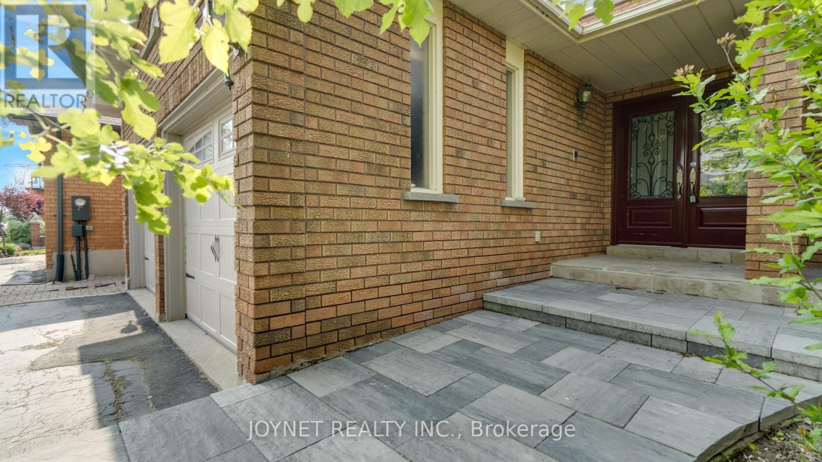 43 Castlehill Road, Vaughan, Ontario  L6A 1N8 - Photo 4 - N12131629